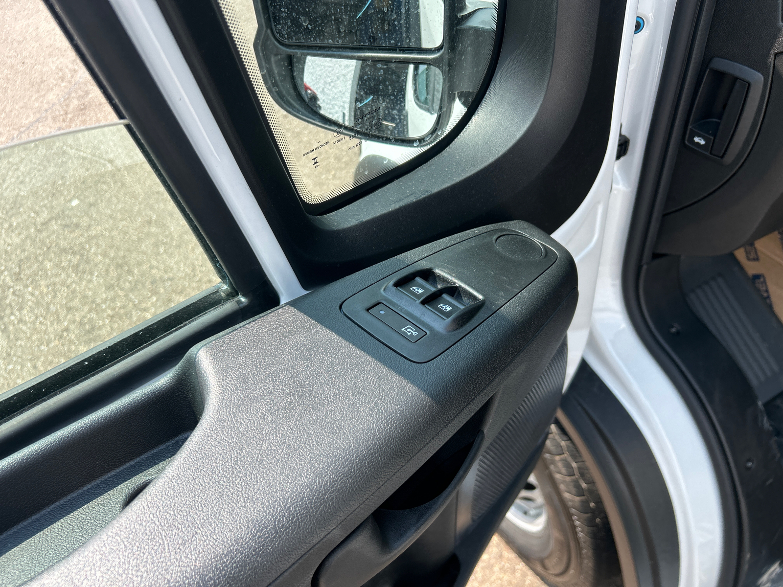 2024 Ram ProMaster 1500 Low Roof 14