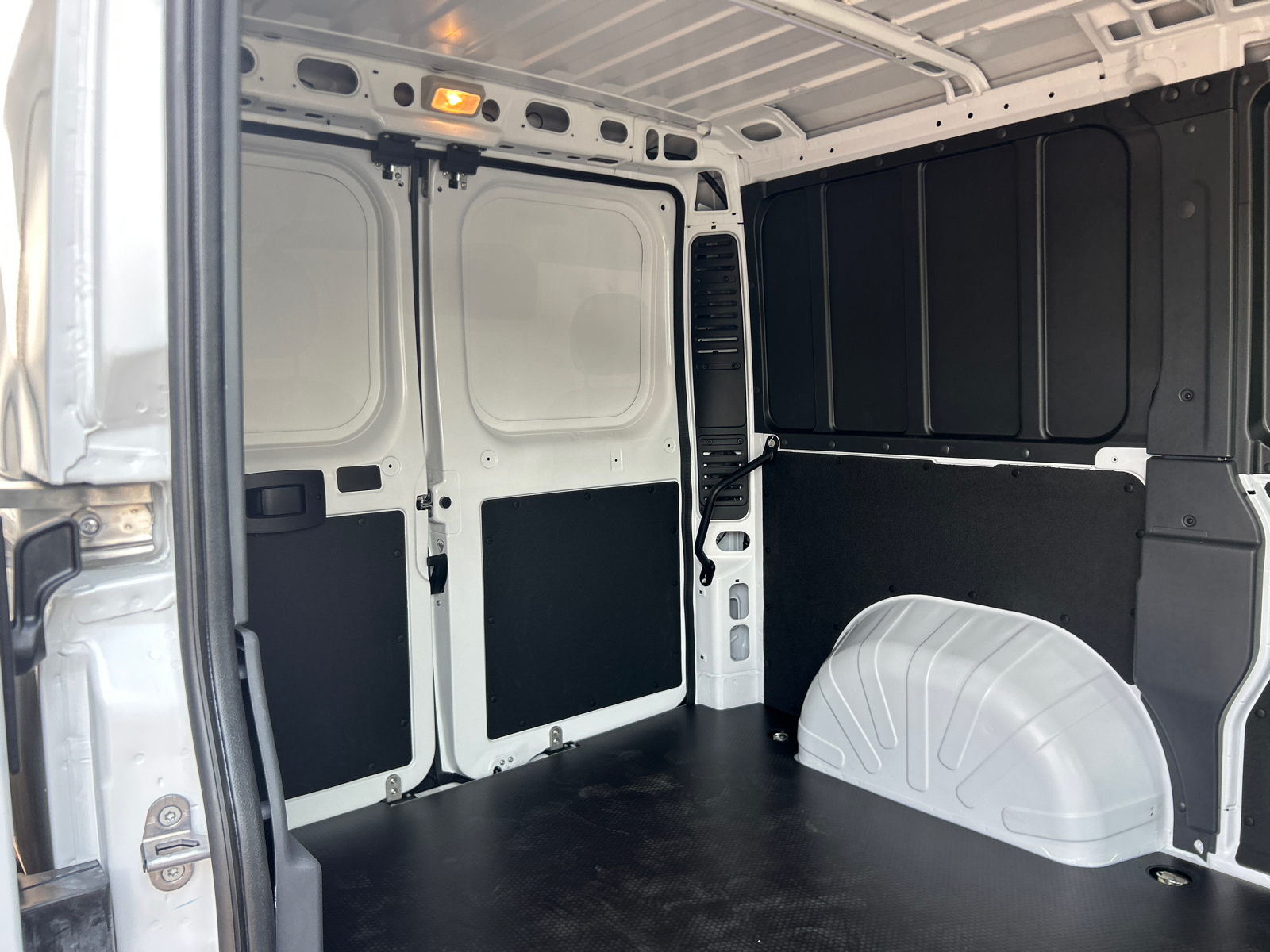 2024 Ram ProMaster 1500 Low Roof 27