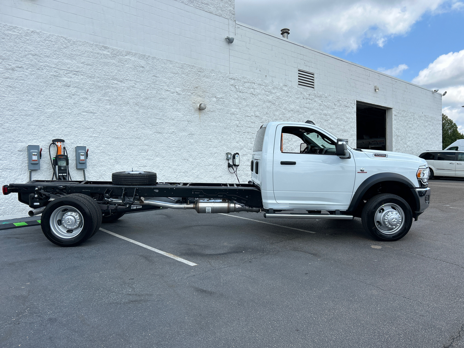 2024 Ram 5500HD Tradesman 8