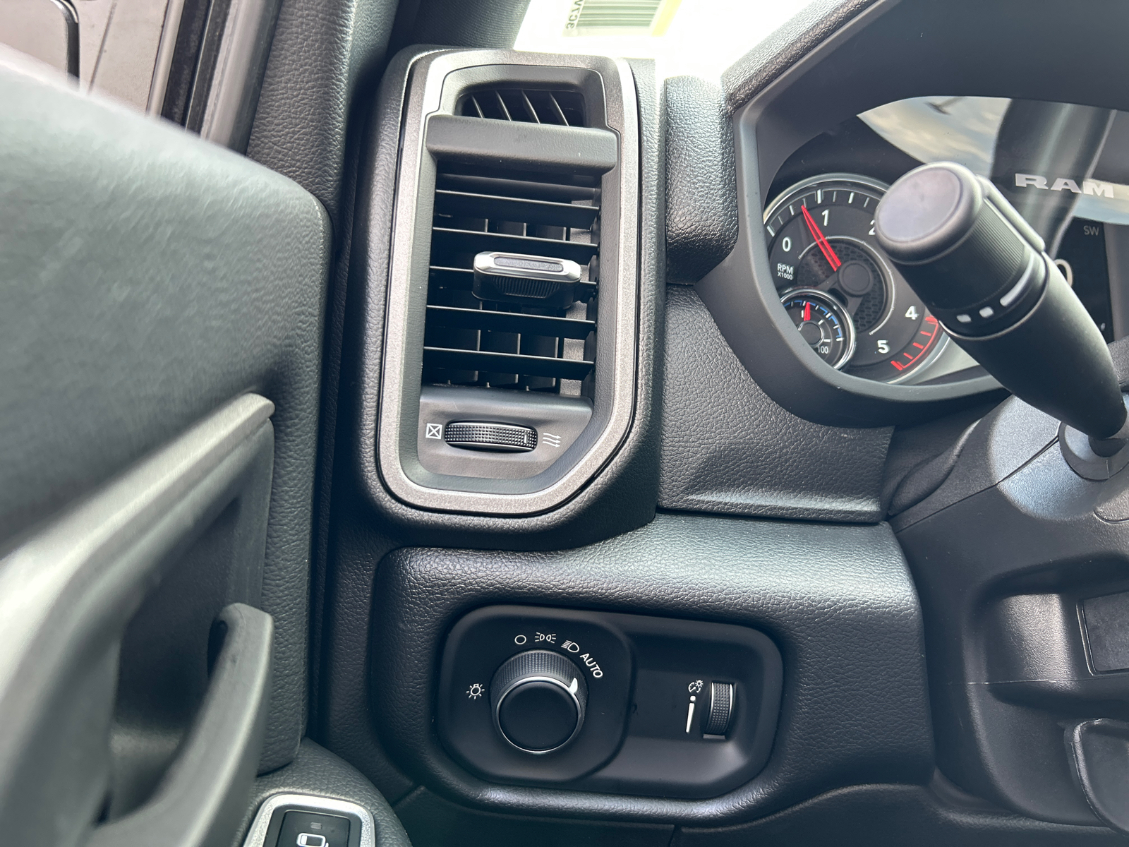 2024 Ram 5500HD Tradesman 17