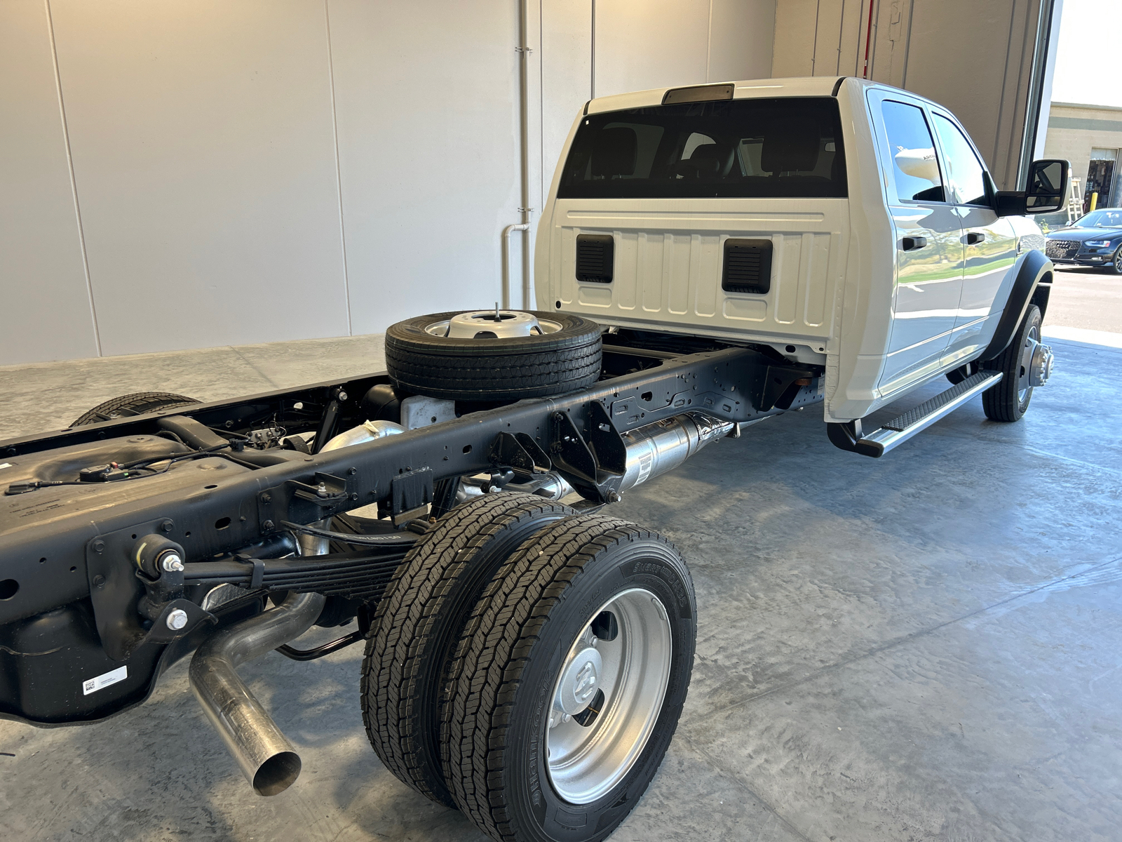 2024 Ram 5500HD Tradesman 8