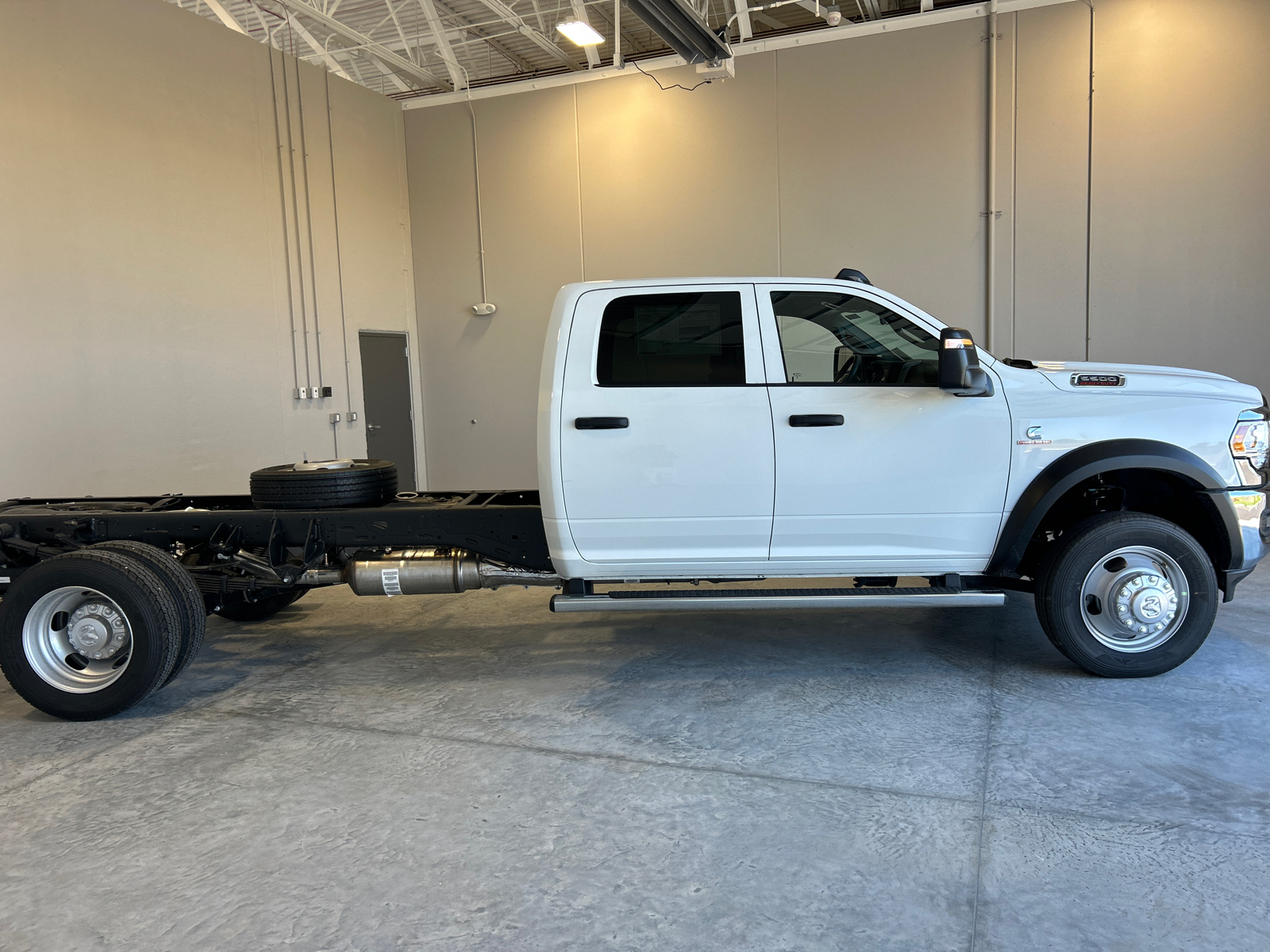 2024 Ram 5500HD Tradesman 9