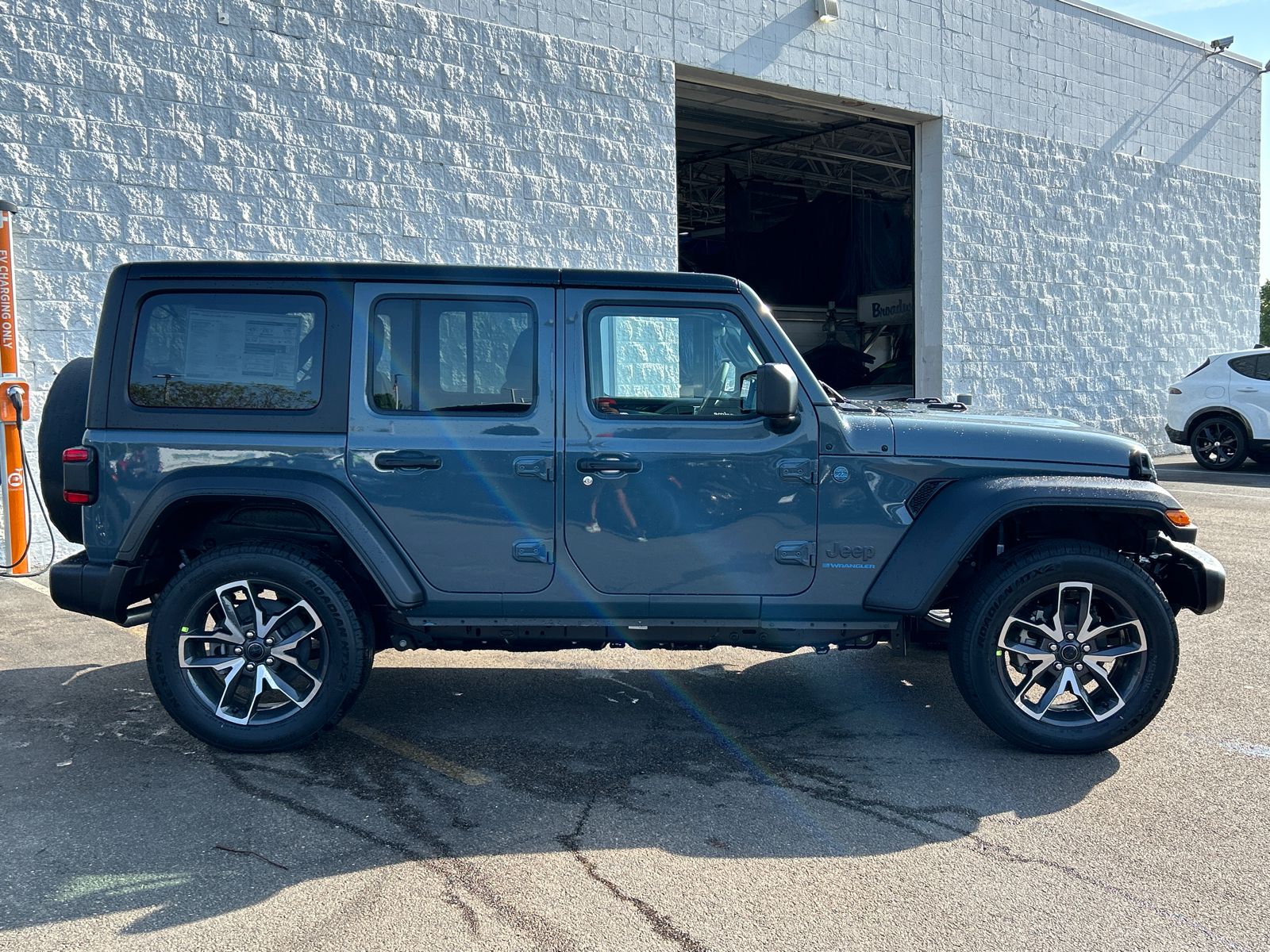 2024 Jeep Wrangler Sport S 4xe 9