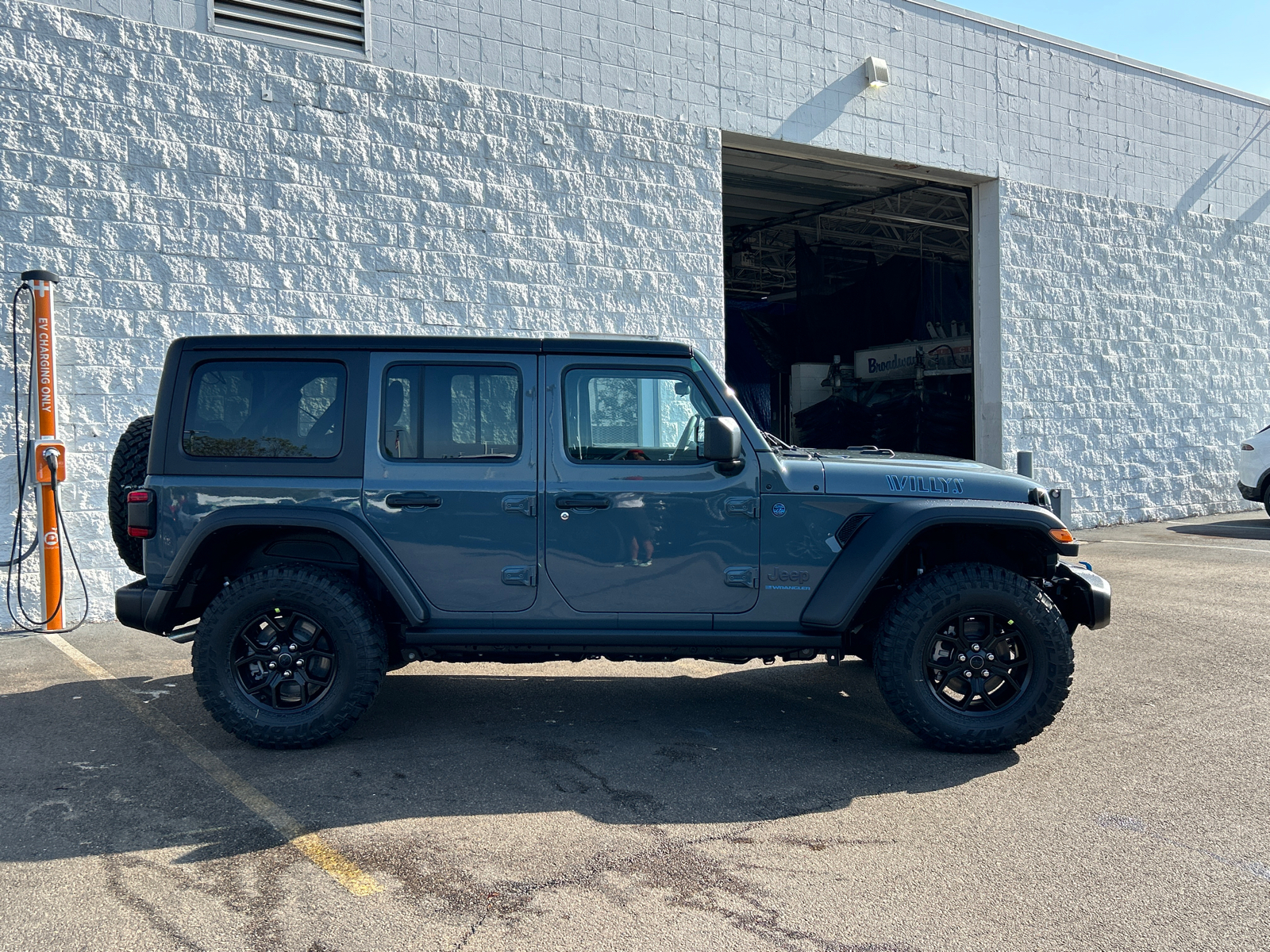 2024 Jeep Wrangler Willys 4xe 9