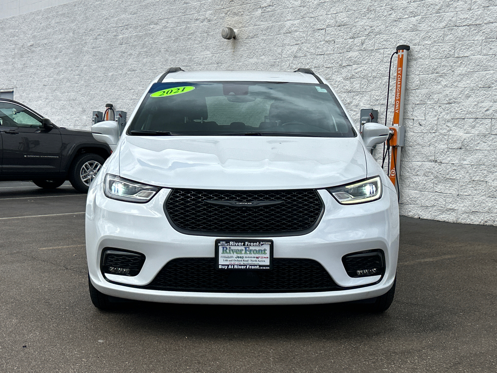 2021 Chrysler Pacifica Touring 3