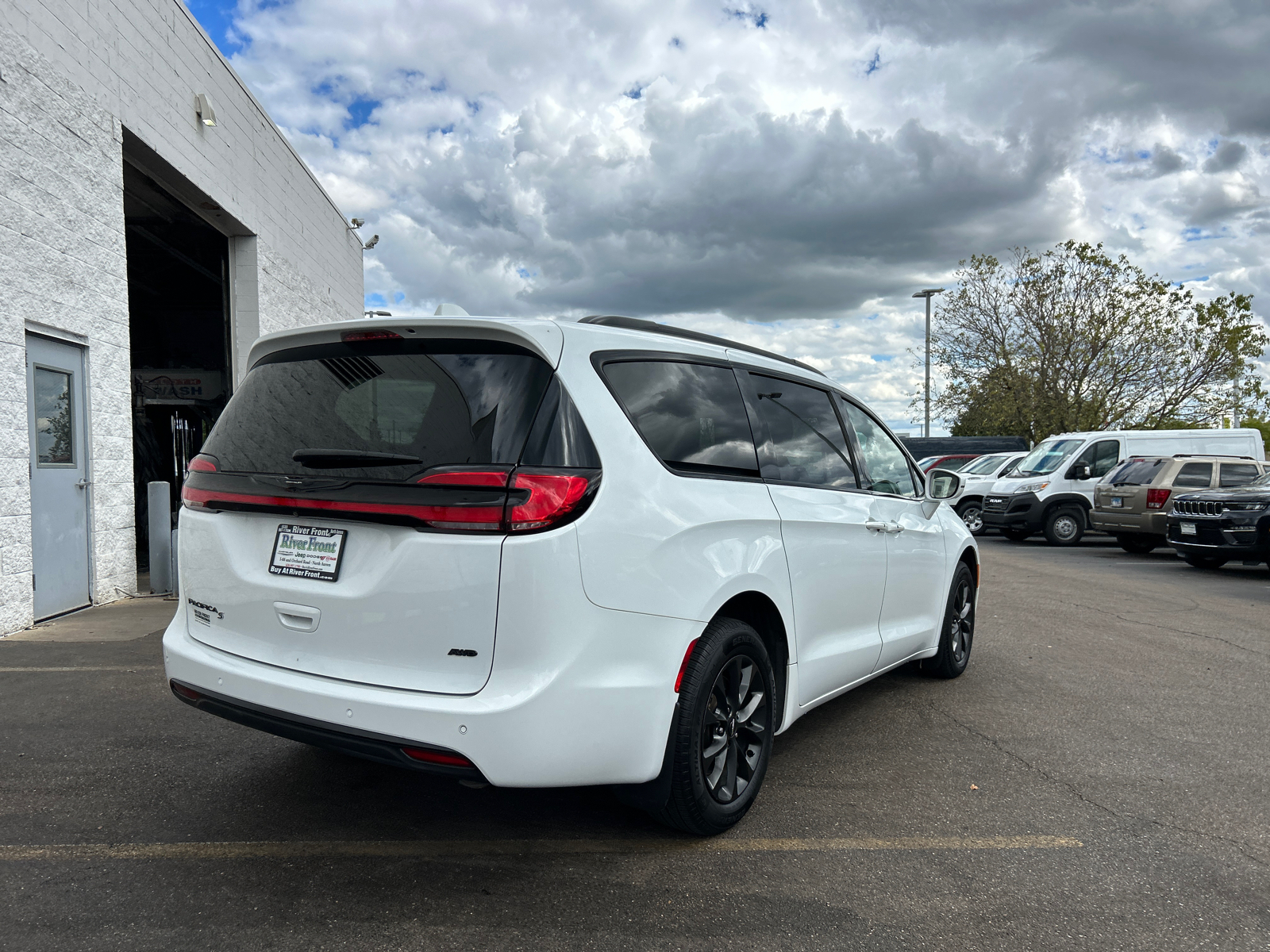 2021 Chrysler Pacifica Touring 8