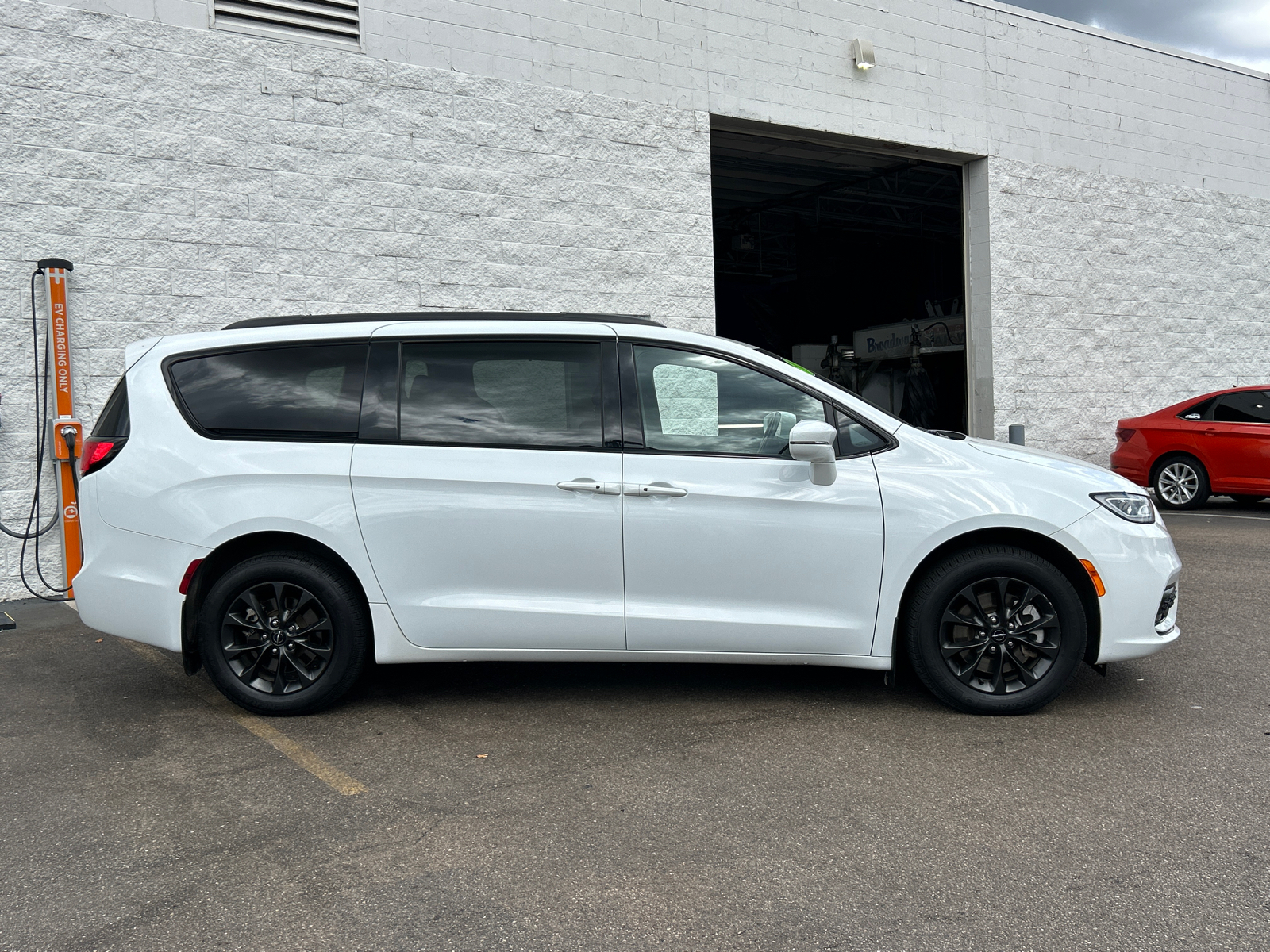 2021 Chrysler Pacifica Touring 9