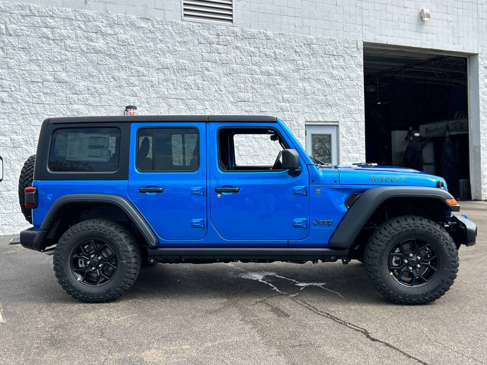 2024 Jeep Wrangler Willys 4xe 9