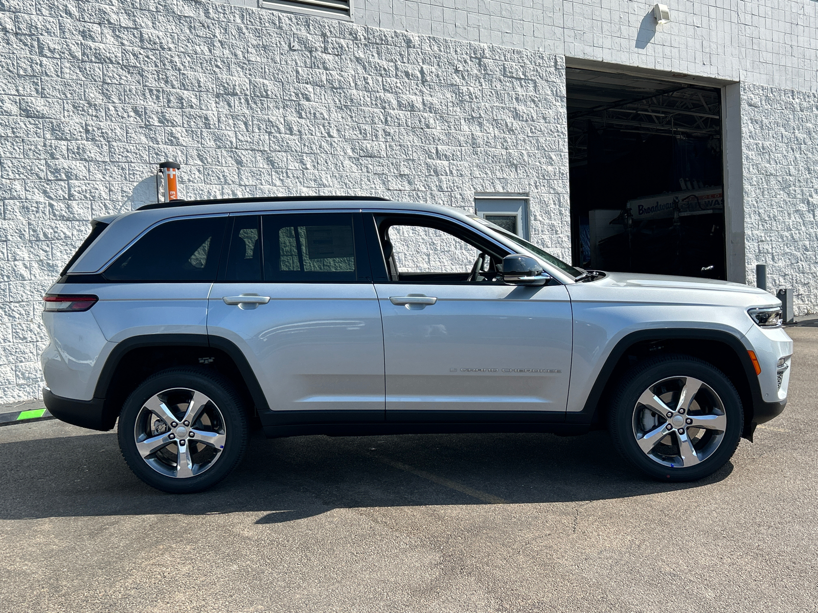 2024 Jeep Grand Cherokee Limited 9