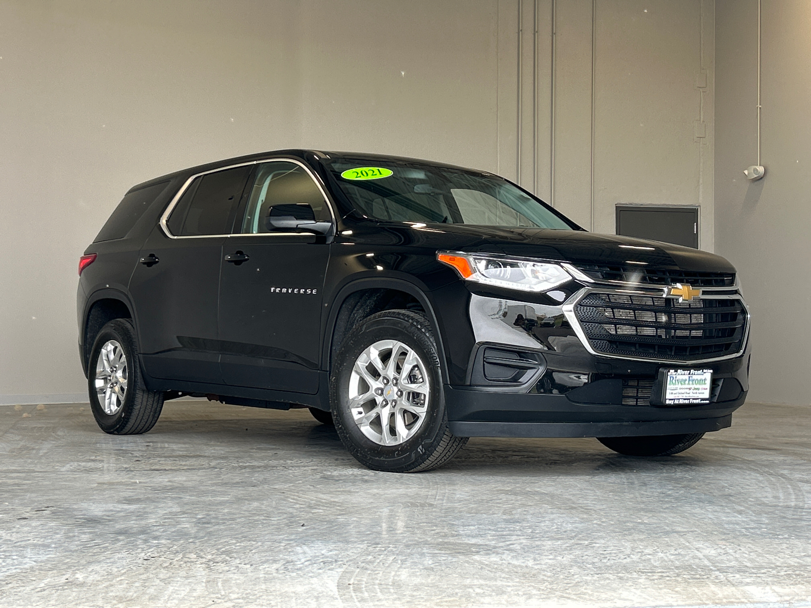 2021 Chevrolet Traverse LS 1