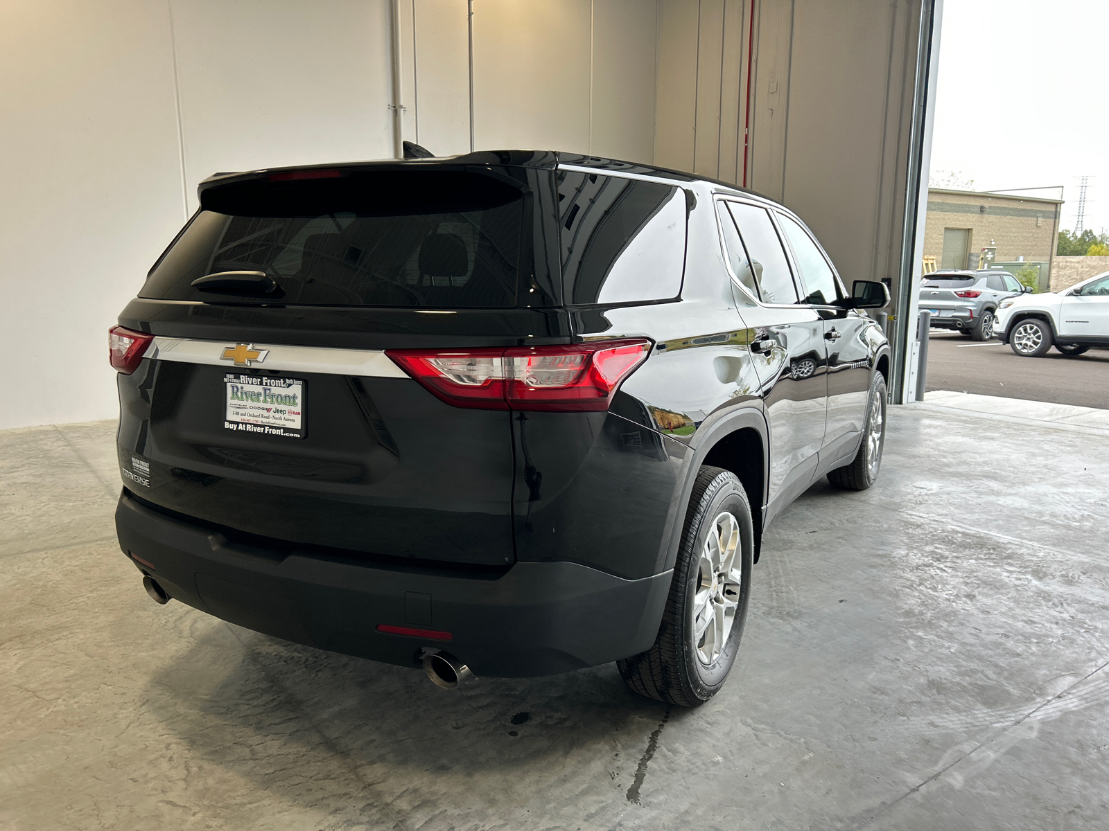 2021 Chevrolet Traverse LS 8