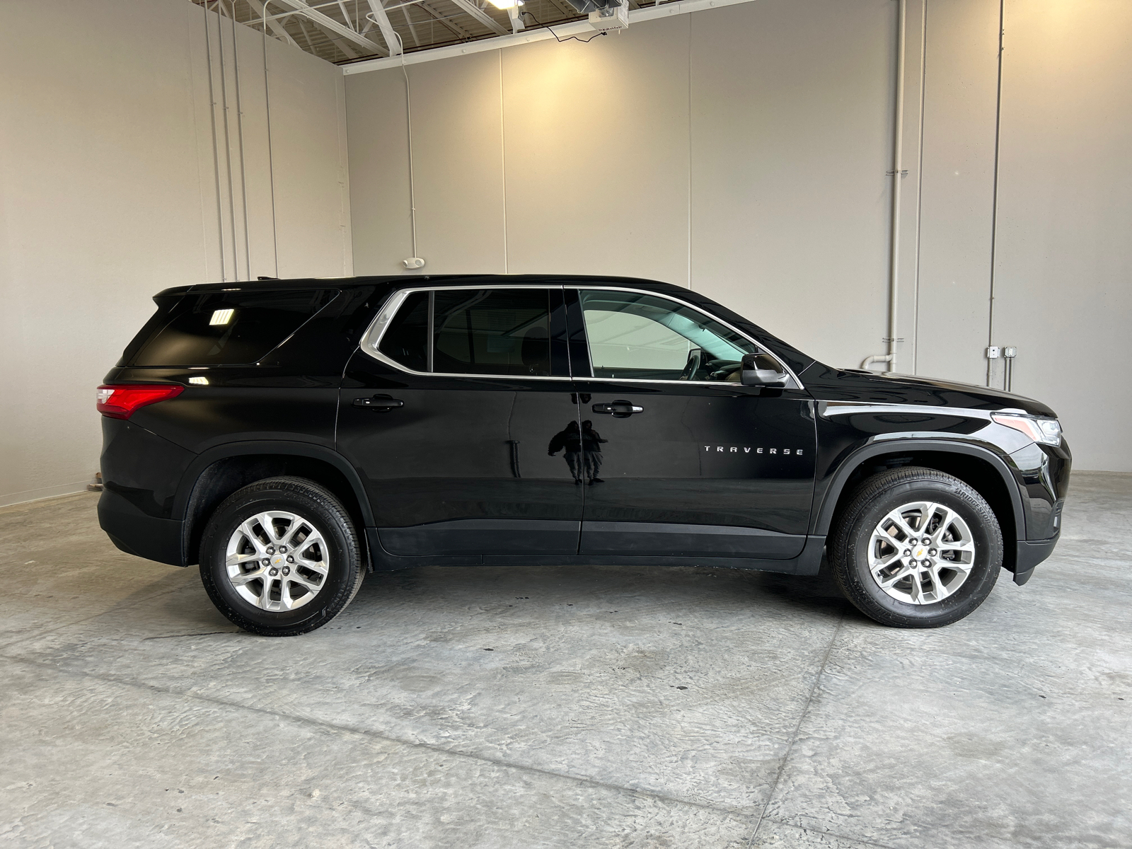 2021 Chevrolet Traverse LS 9