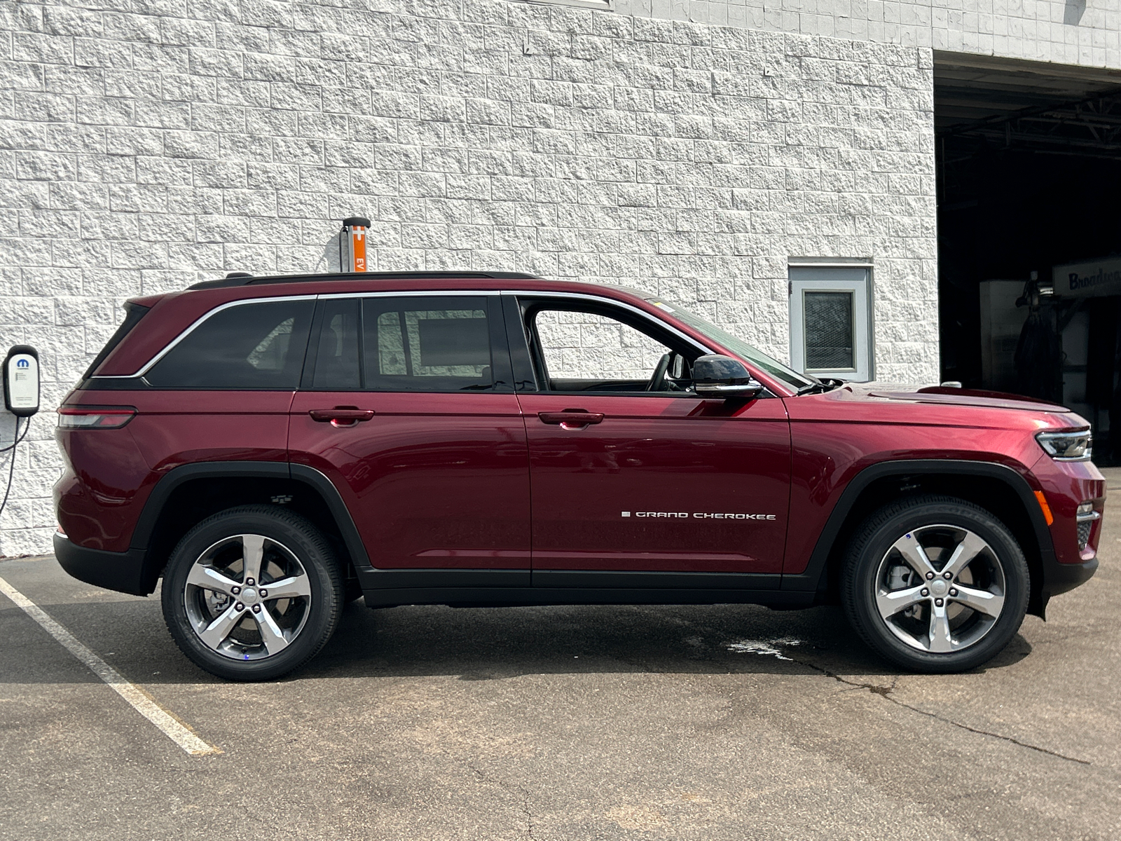 2024 Jeep Grand Cherokee Limited 9