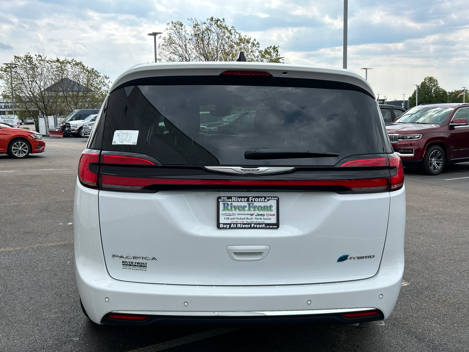 2024 Chrysler Pacifica Hybrid Select 7