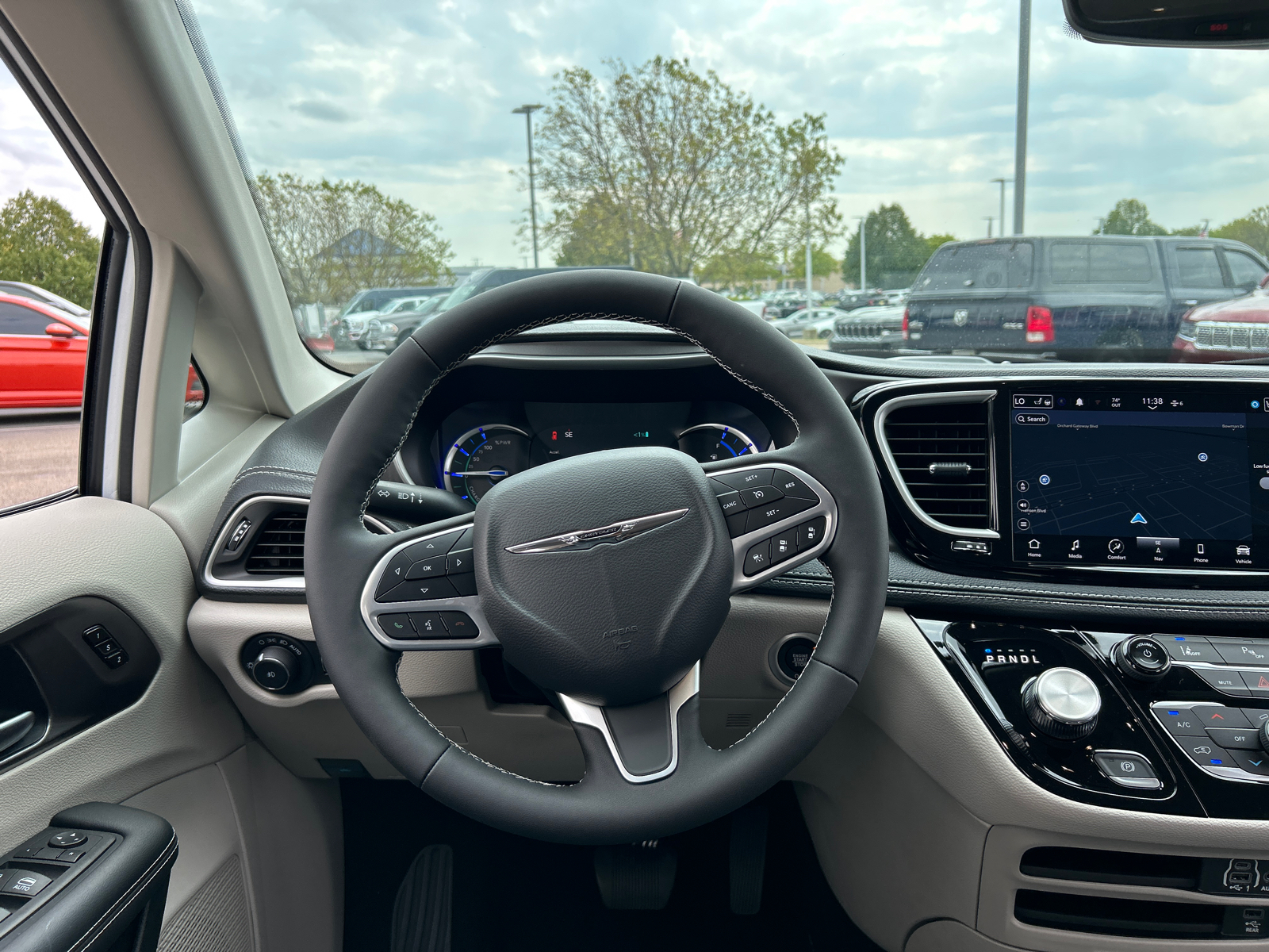 2024 Chrysler Pacifica Hybrid Select 29