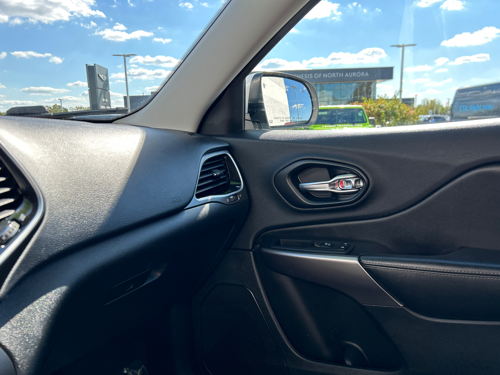 2019 Jeep Cherokee Limited 27