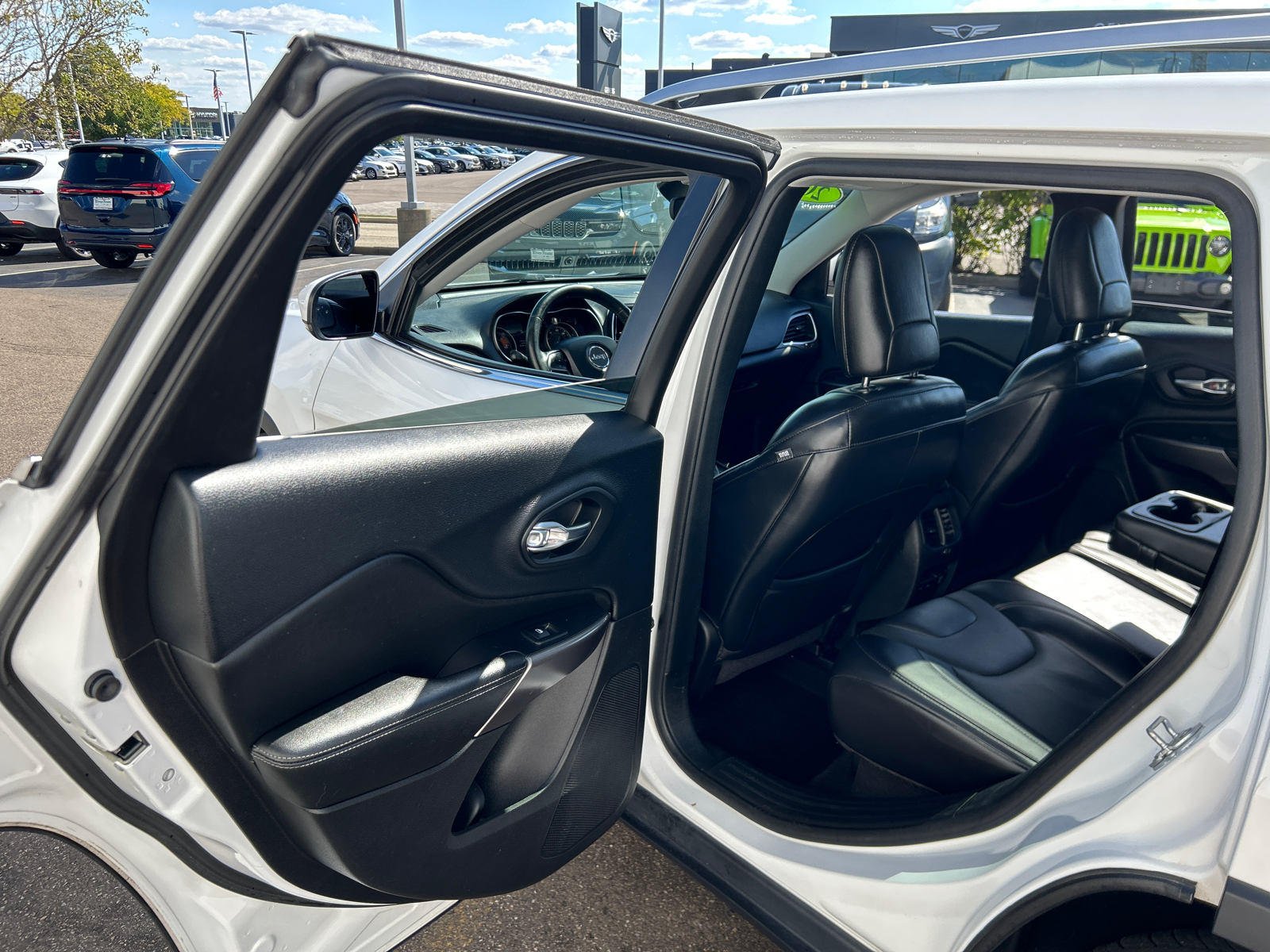 2019 Jeep Cherokee Limited 32