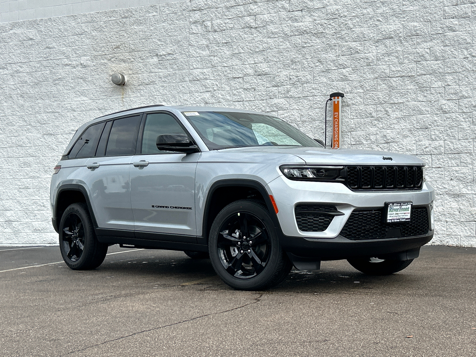 2024 Jeep Grand Cherokee Altitude X 1