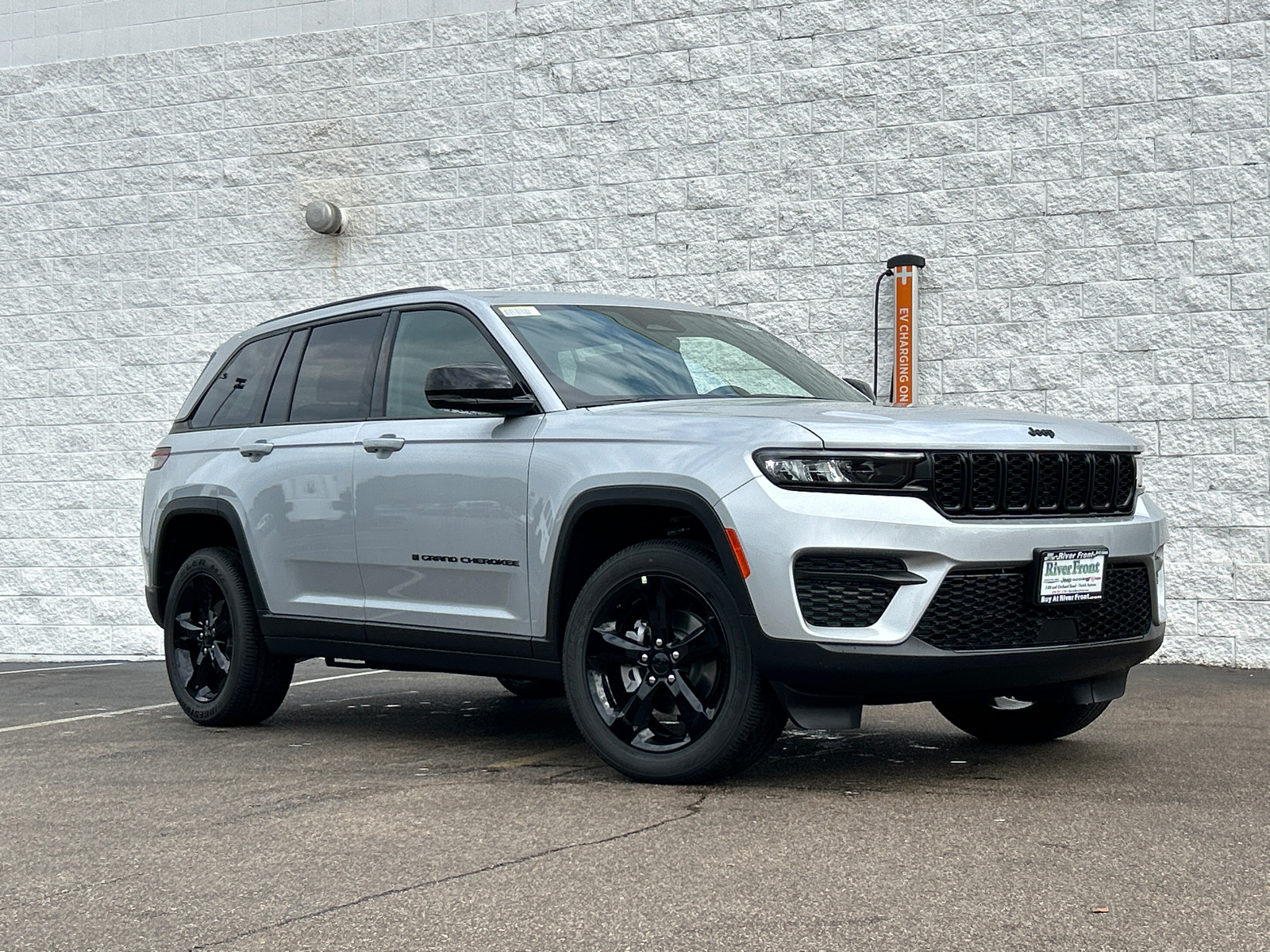 2024 Jeep Grand Cherokee Altitude X 2