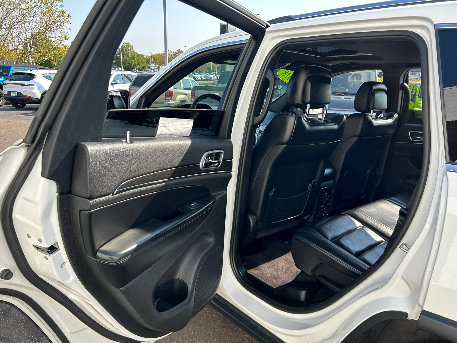 2018 Jeep Grand Cherokee Limited 33