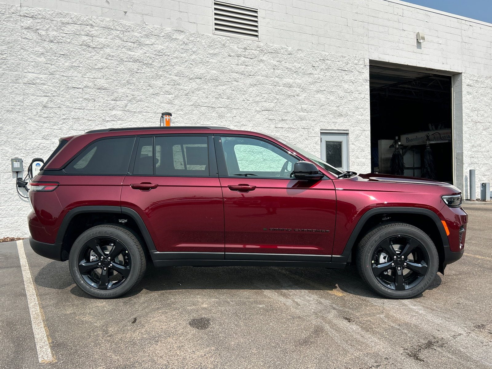 2024 Jeep Grand Cherokee Altitude X 9