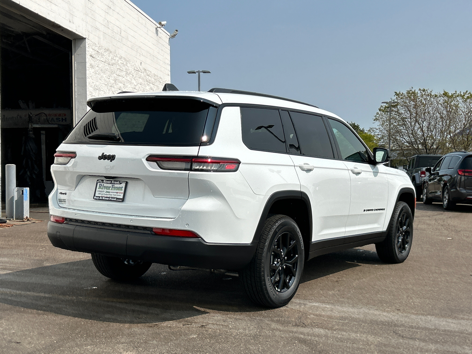 2024 Jeep Grand Cherokee L Altitude 8