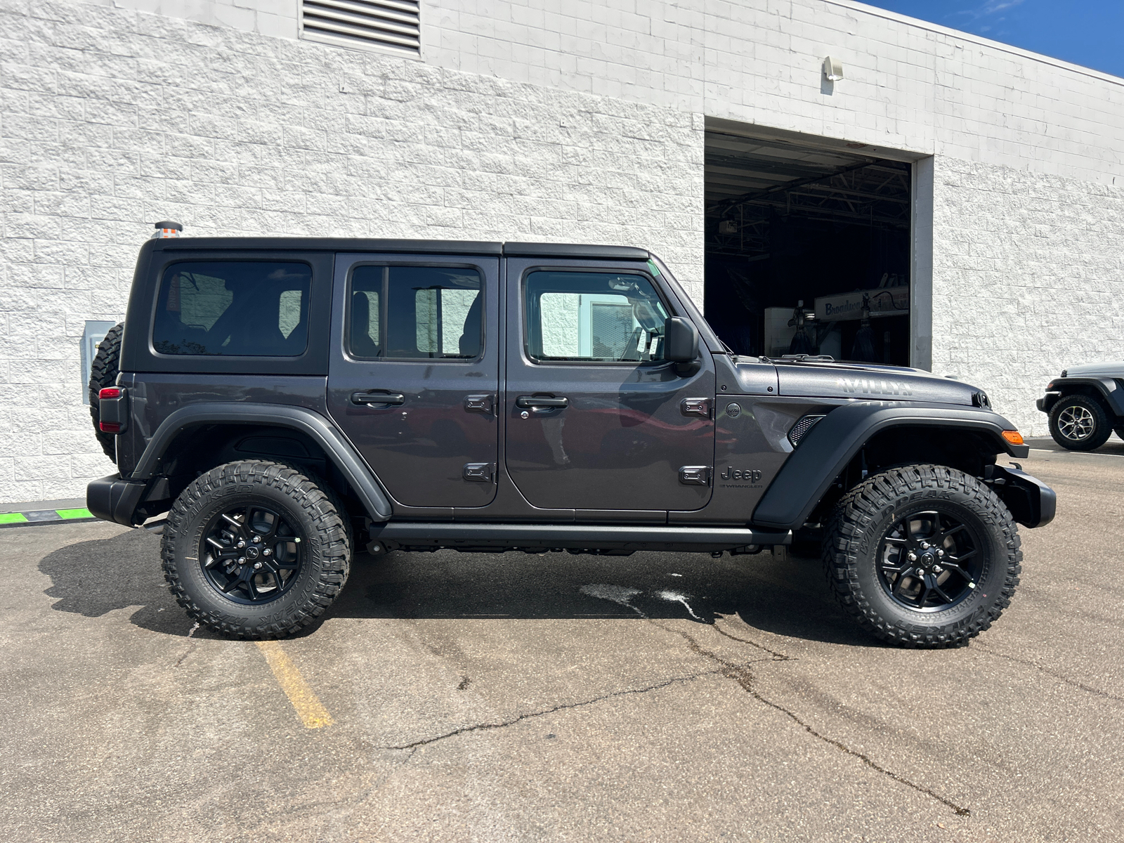 2024 Jeep Wrangler Willys 9