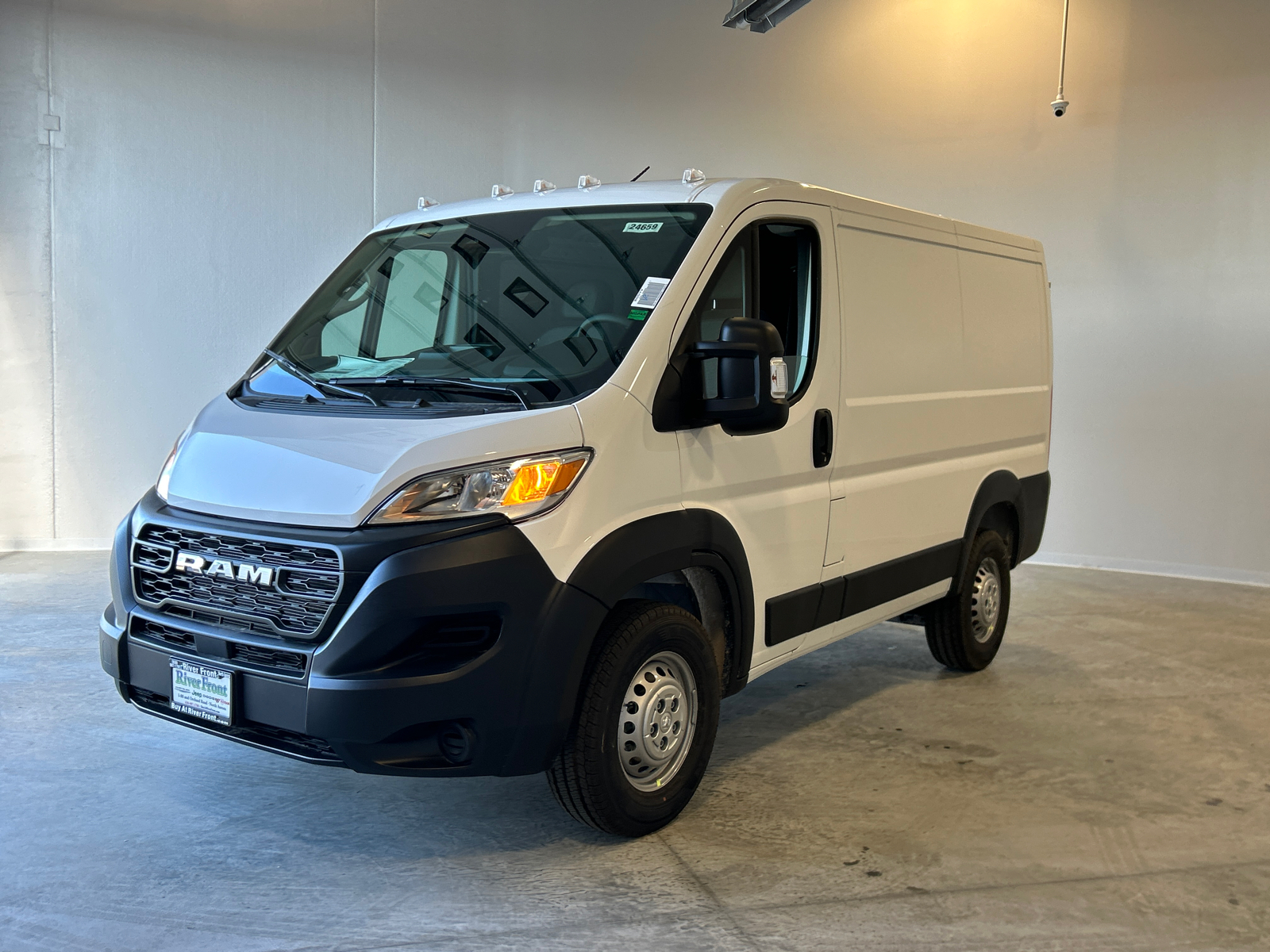 2024 Ram ProMaster 1500 Low Roof 4