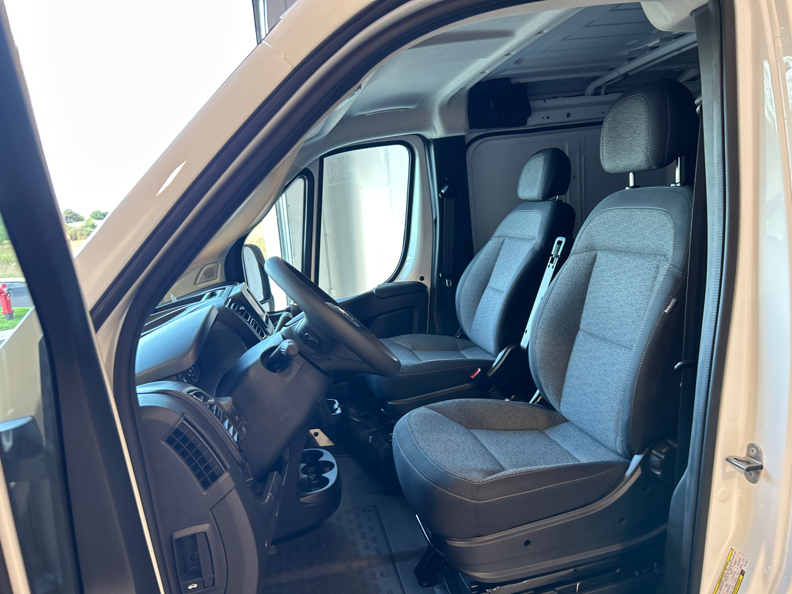 2024 Ram ProMaster 1500 Low Roof 14