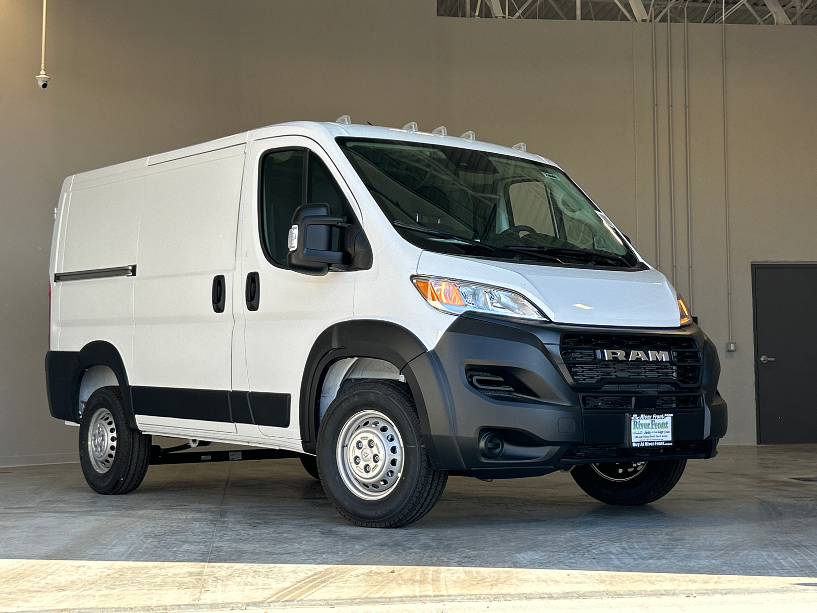 2024 Ram ProMaster 1500 Low Roof 2