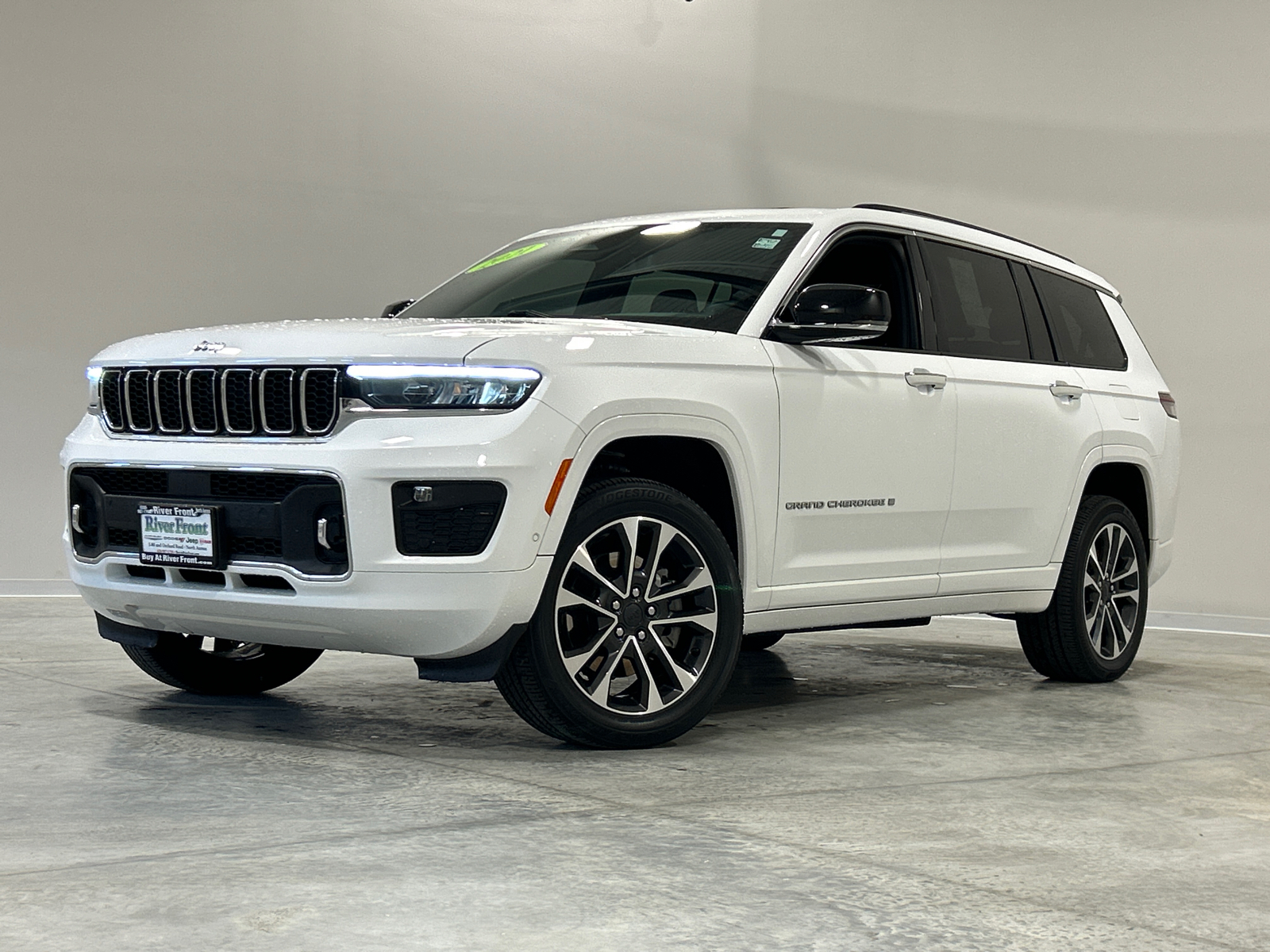 2021 Jeep Grand Cherokee L Overland 2