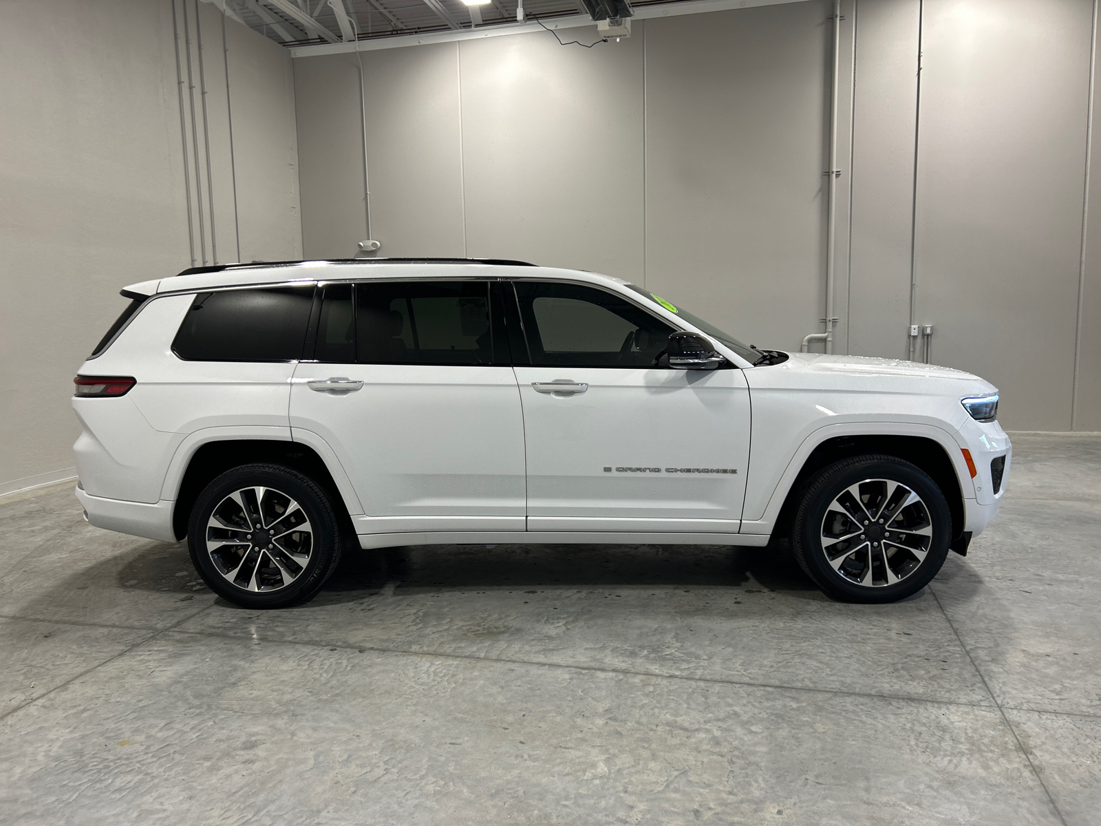 2021 Jeep Grand Cherokee L Overland 5