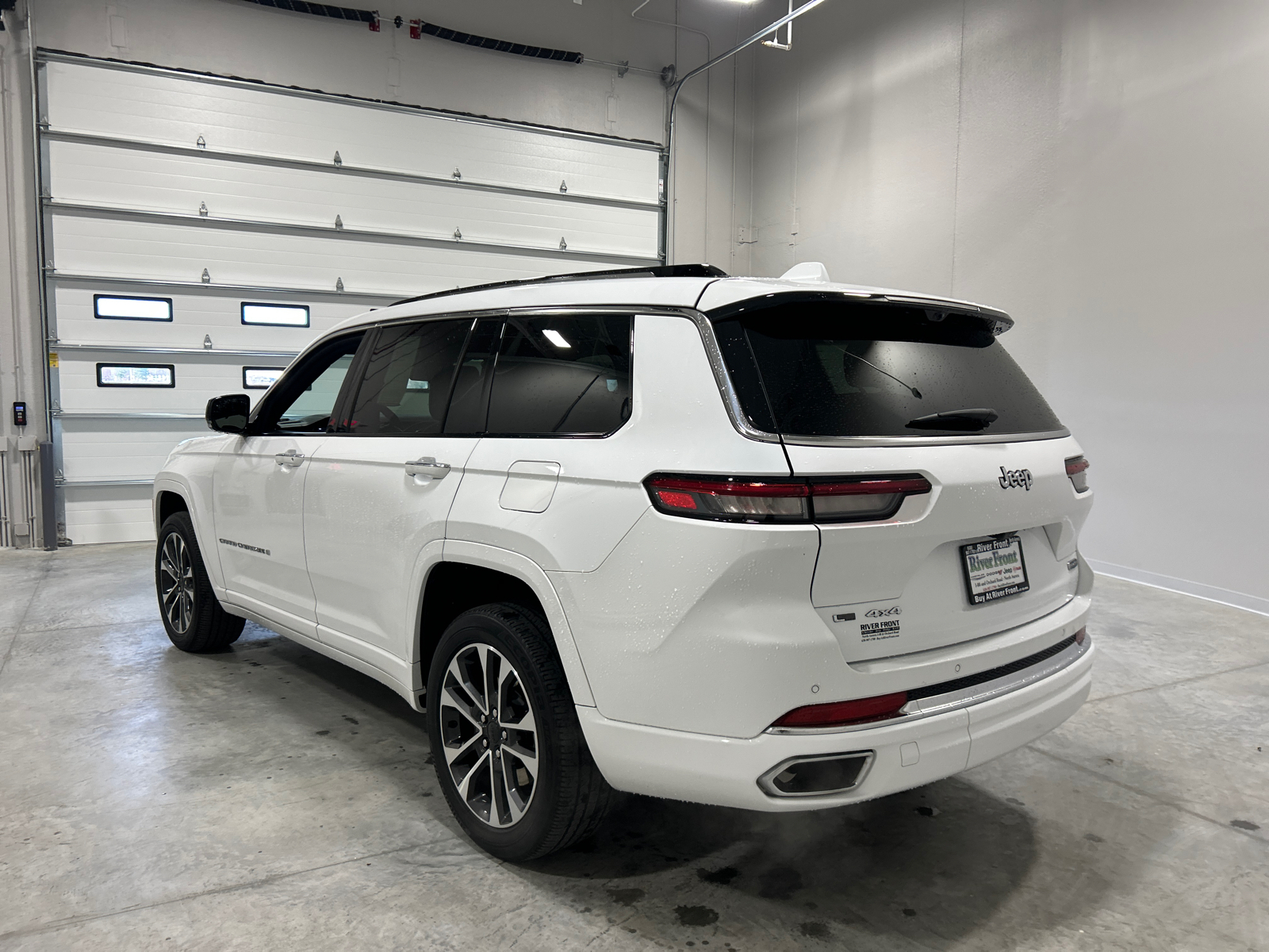 2021 Jeep Grand Cherokee L Overland 8