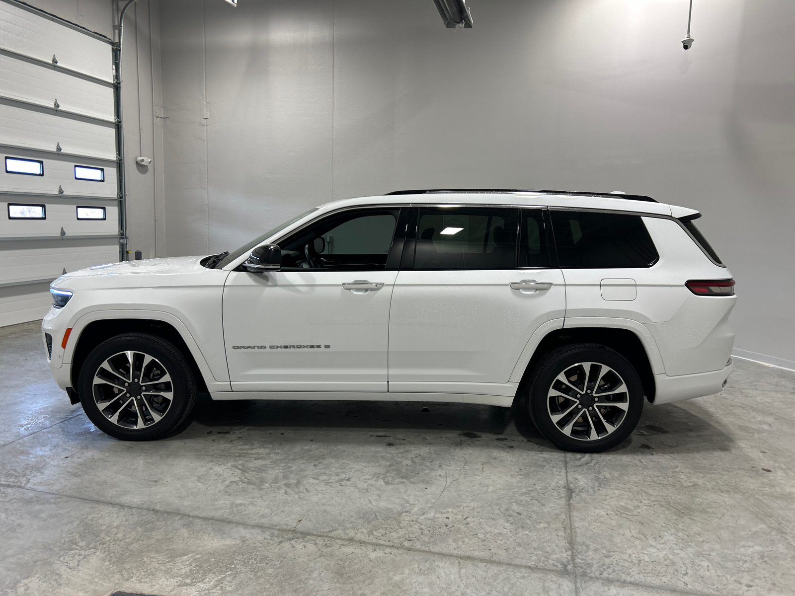 2021 Jeep Grand Cherokee L Overland 9