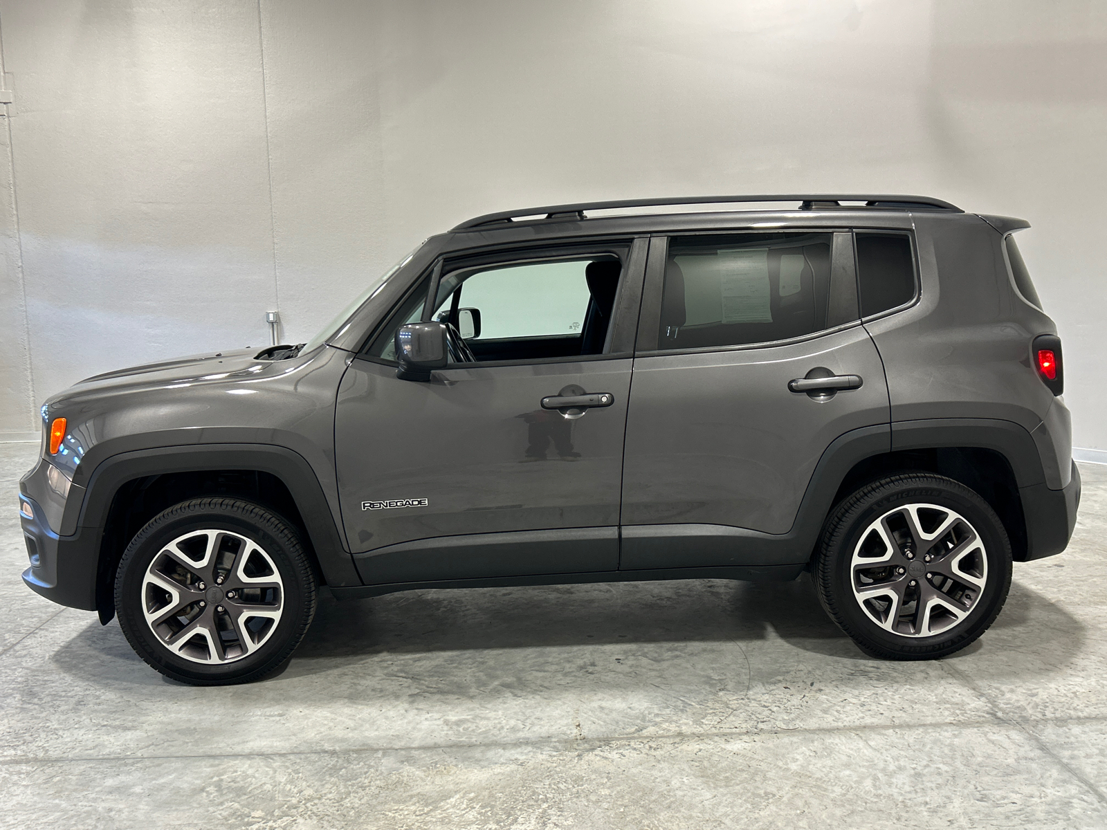 2016 Jeep Renegade Latitude 9