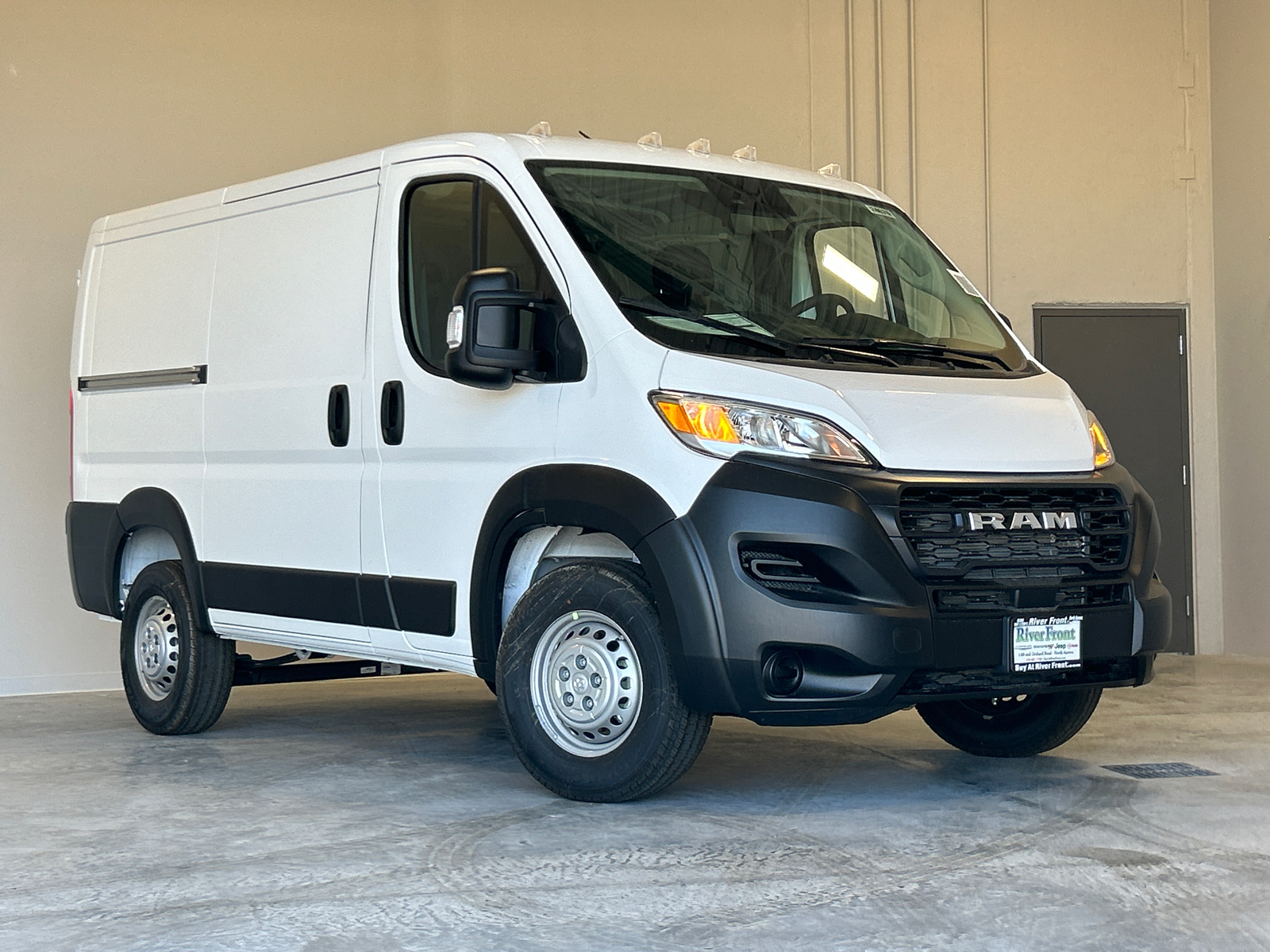 2024 Ram ProMaster 1500 Low Roof 2