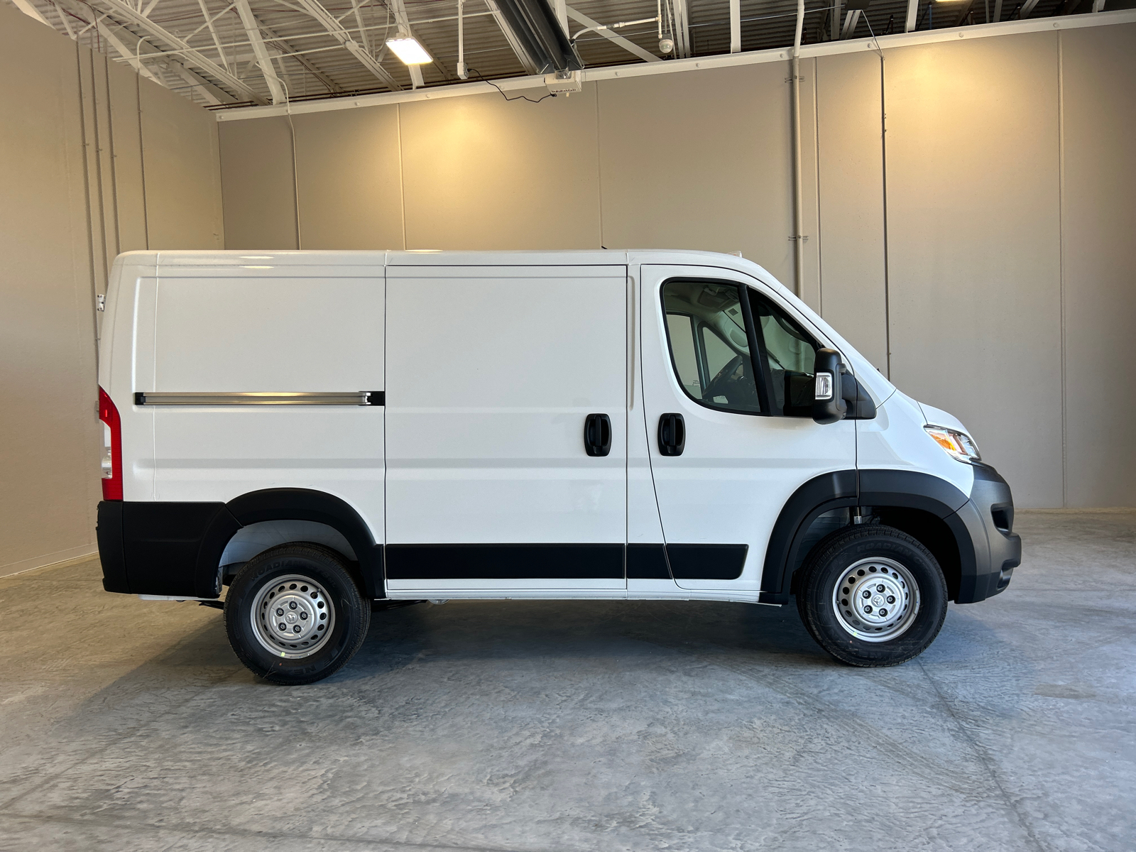 2024 Ram ProMaster 1500 Low Roof 9