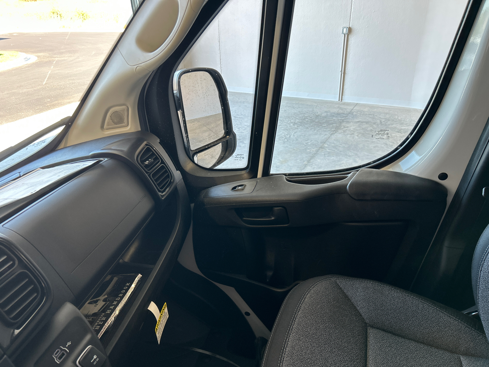 2024 Ram ProMaster 1500 Low Roof 25