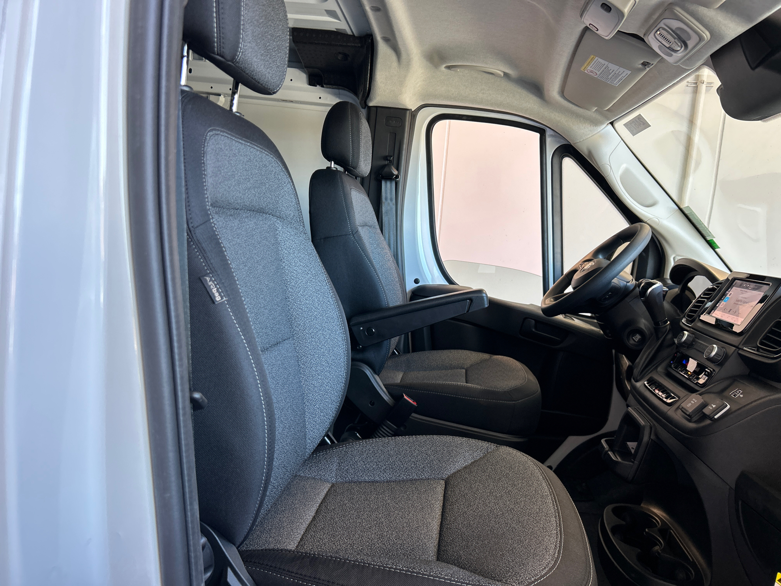 2024 Ram ProMaster 1500 Low Roof 27