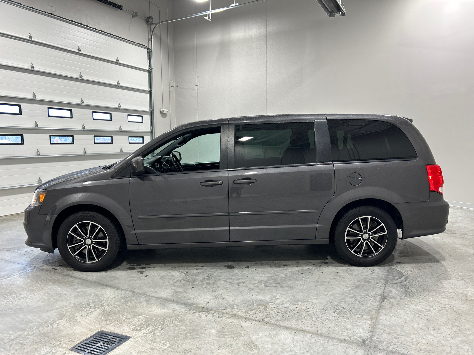 2016 Dodge Grand Caravan SE 9