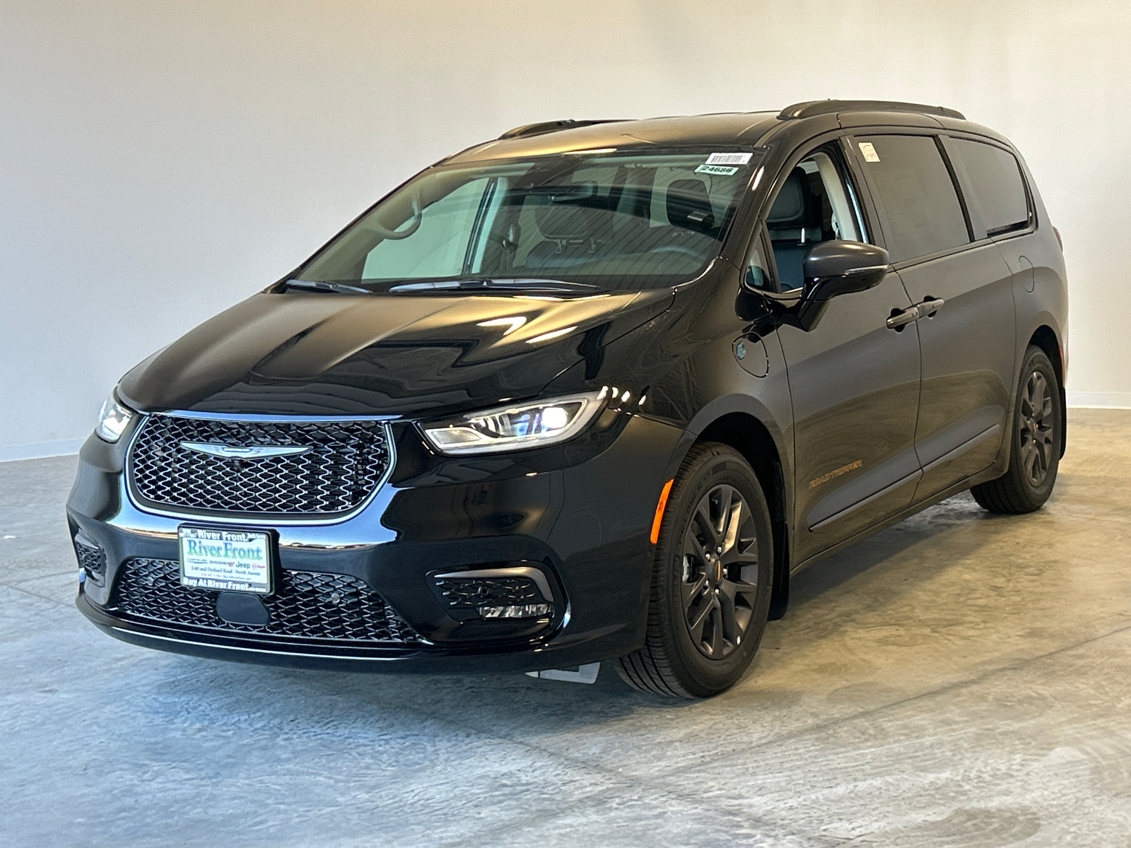 2024 Chrysler Pacifica Hybrid Select 4