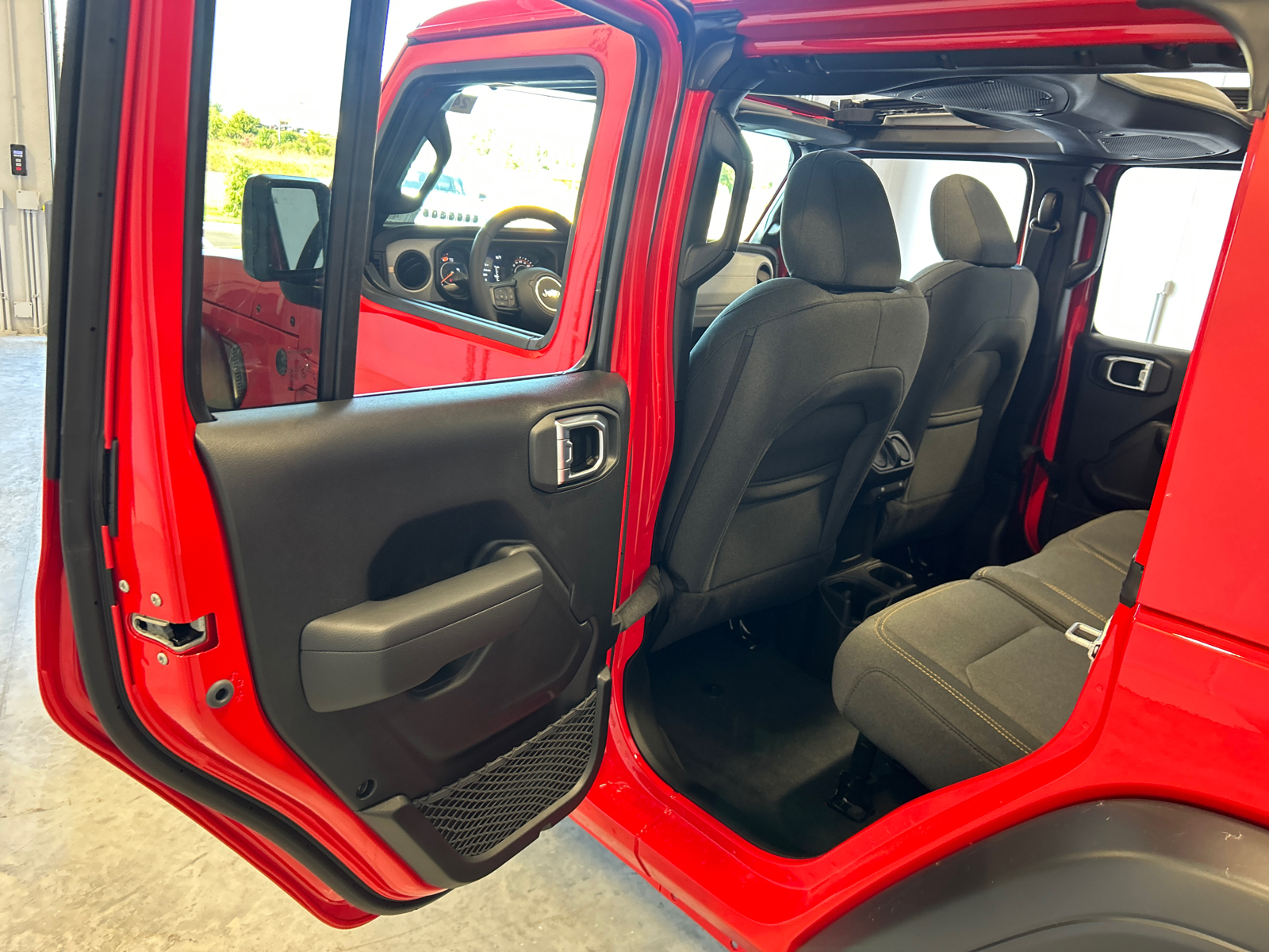 2024 Jeep Wrangler Sport S 32