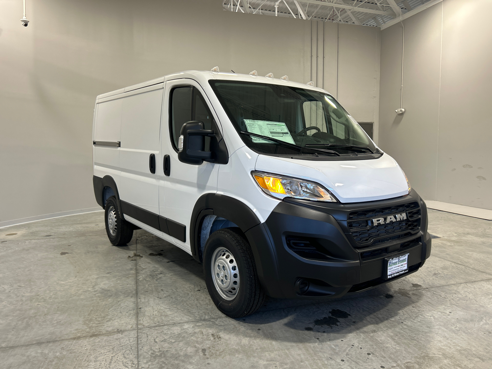 2024 Ram ProMaster 1500 Low Roof 4