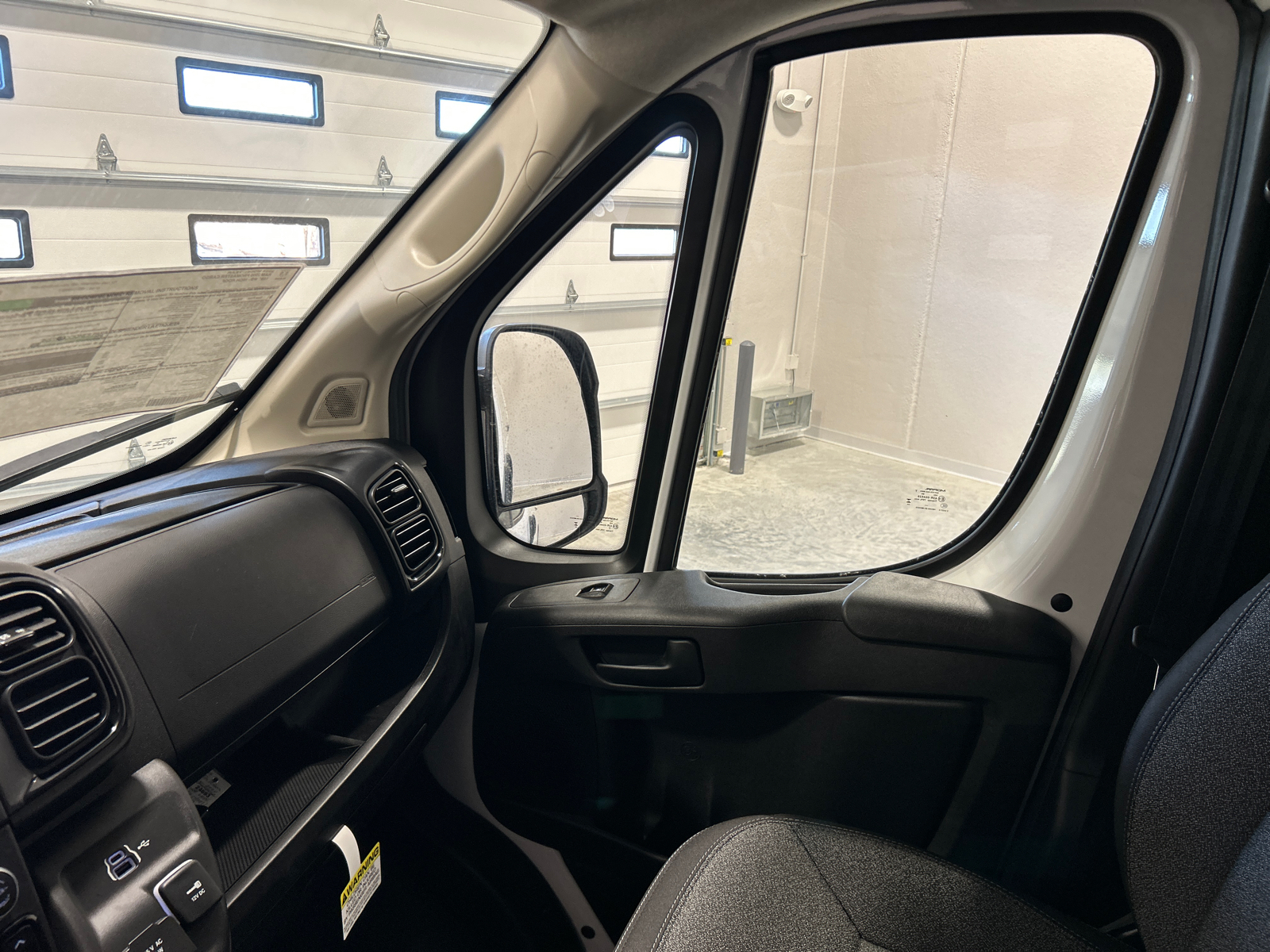 2024 Ram ProMaster 2500 High Roof 26