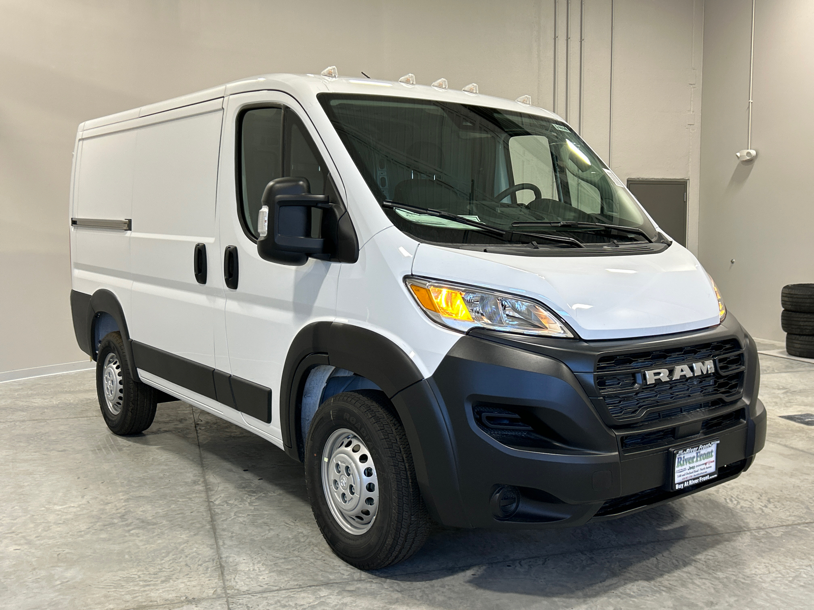 2024 Ram ProMaster 1500 Low Roof 4