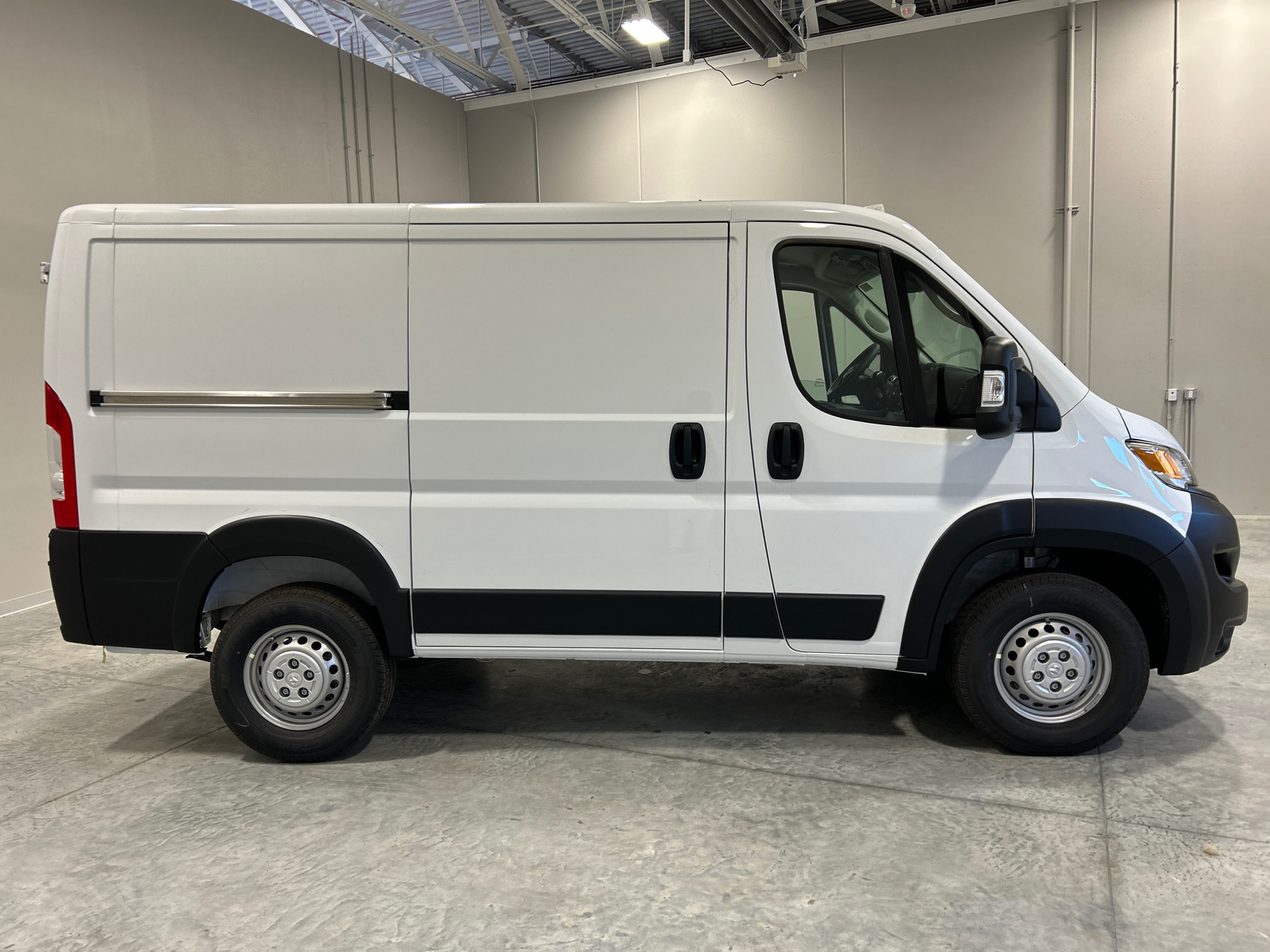 2024 Ram ProMaster 1500 Low Roof 5