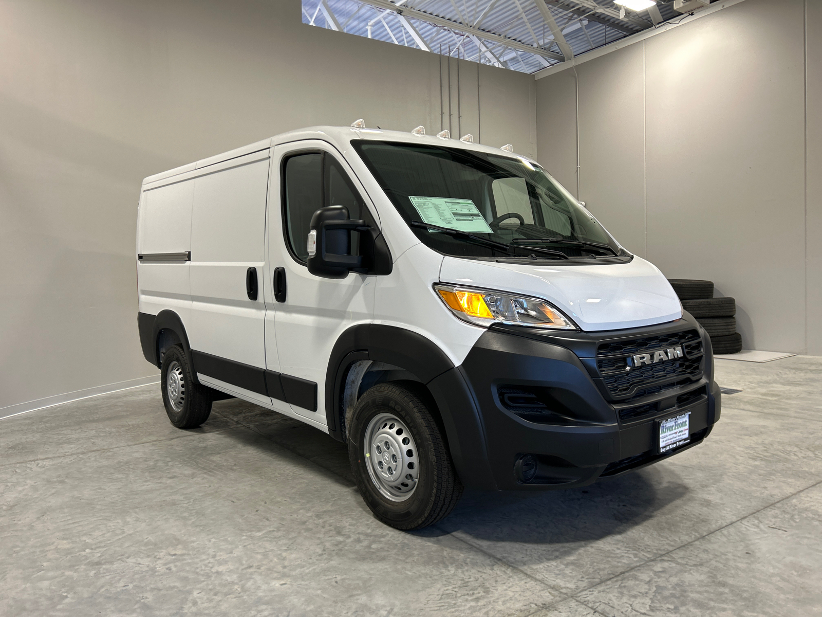 2024 Ram ProMaster 1500 Low Roof 4