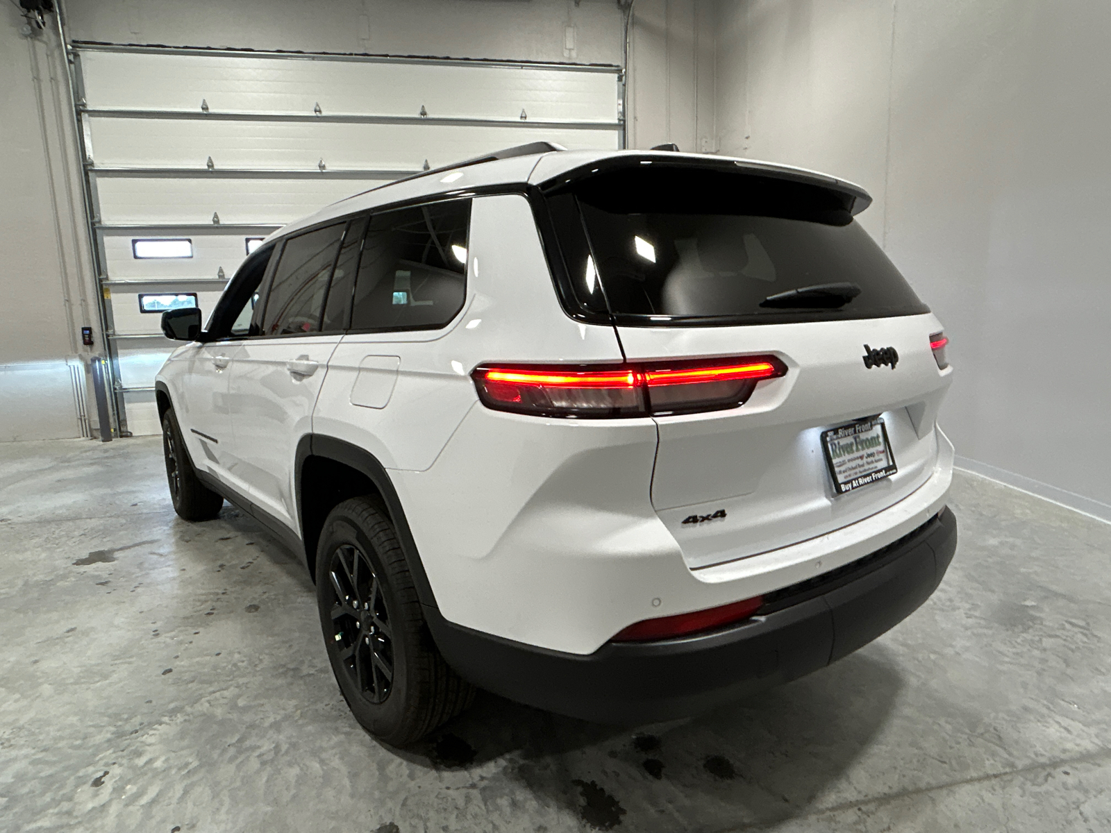 2024 Jeep Grand Cherokee L Altitude X 8