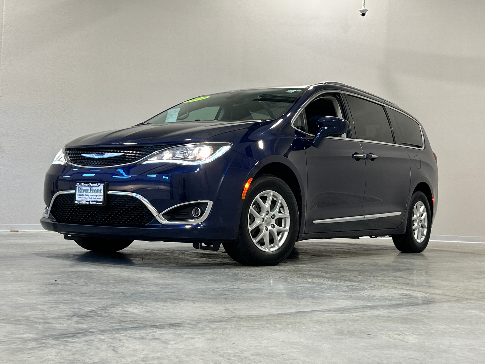 2020 Chrysler Pacifica Touring L 2