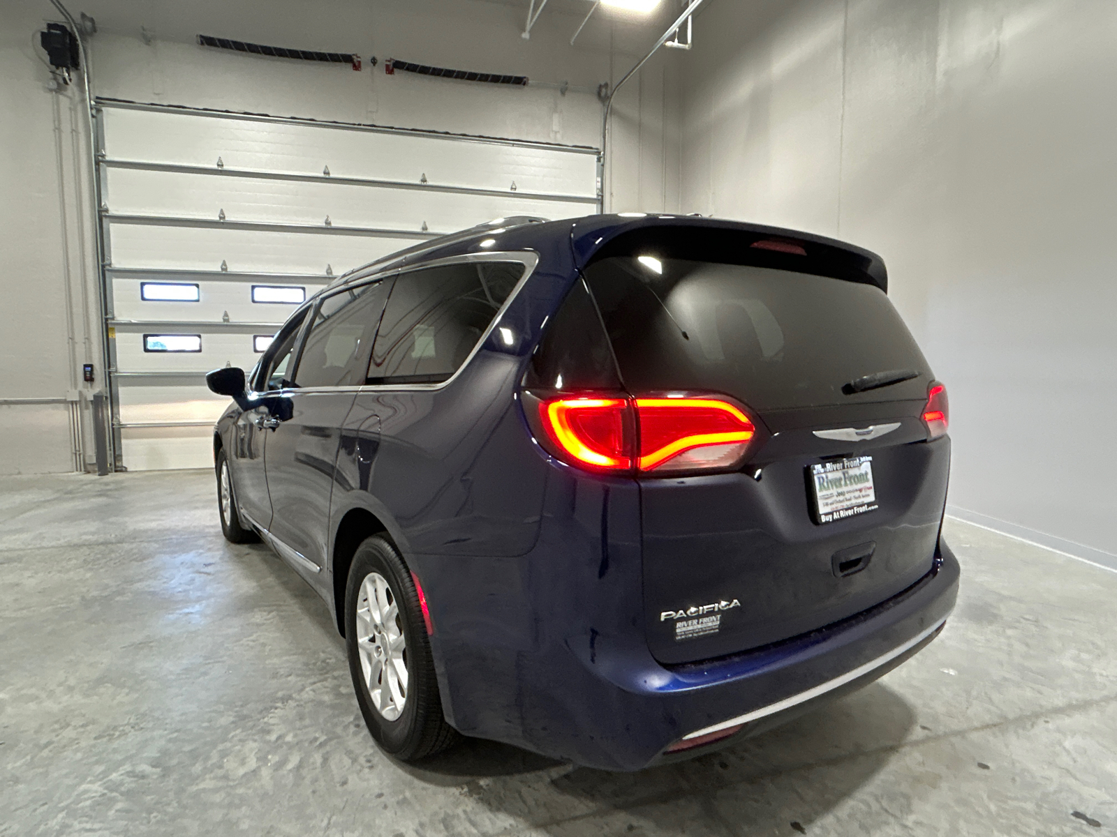 2020 Chrysler Pacifica Touring L 8